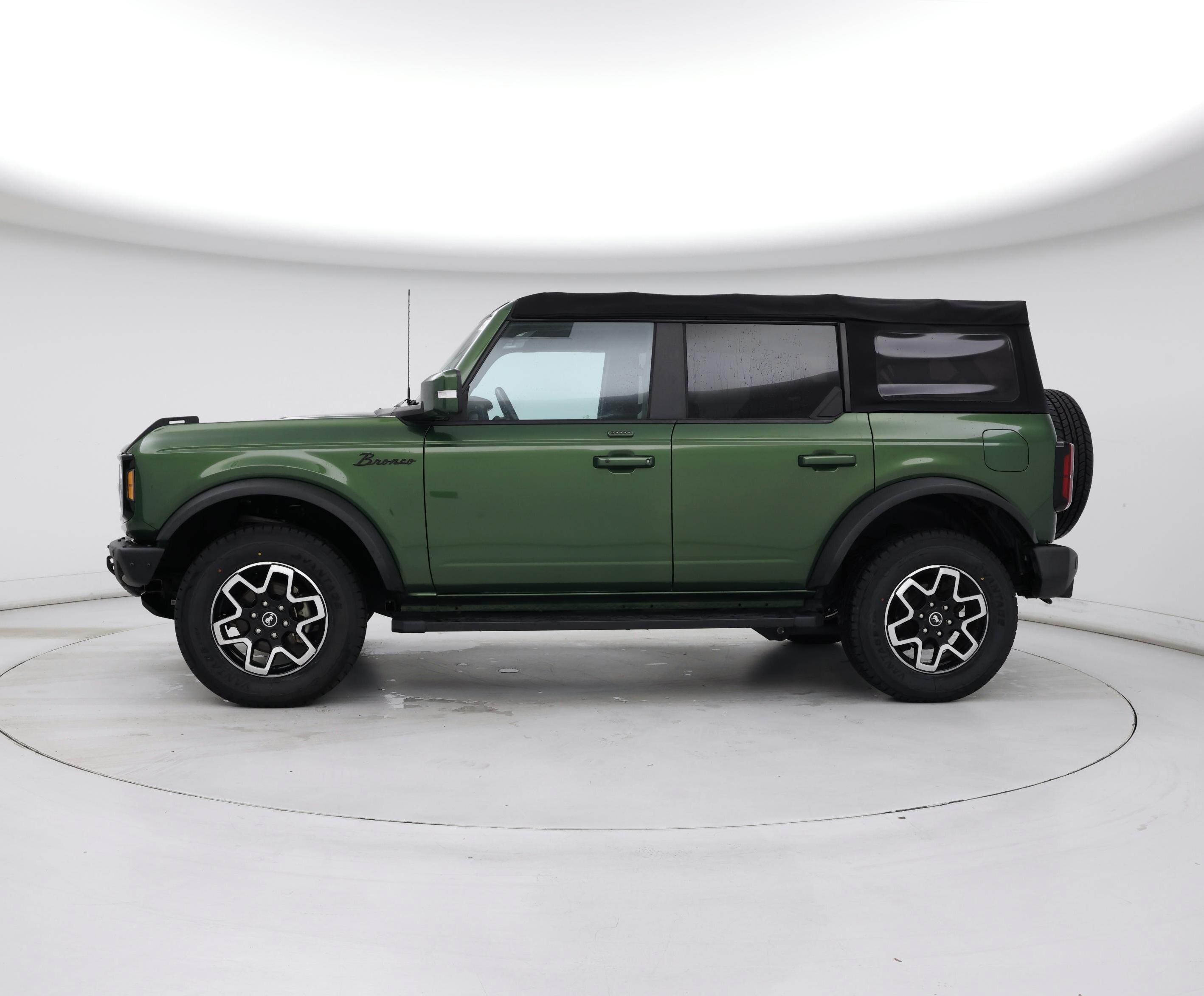 Thumbnail: 2022 Ford Bronco - 3