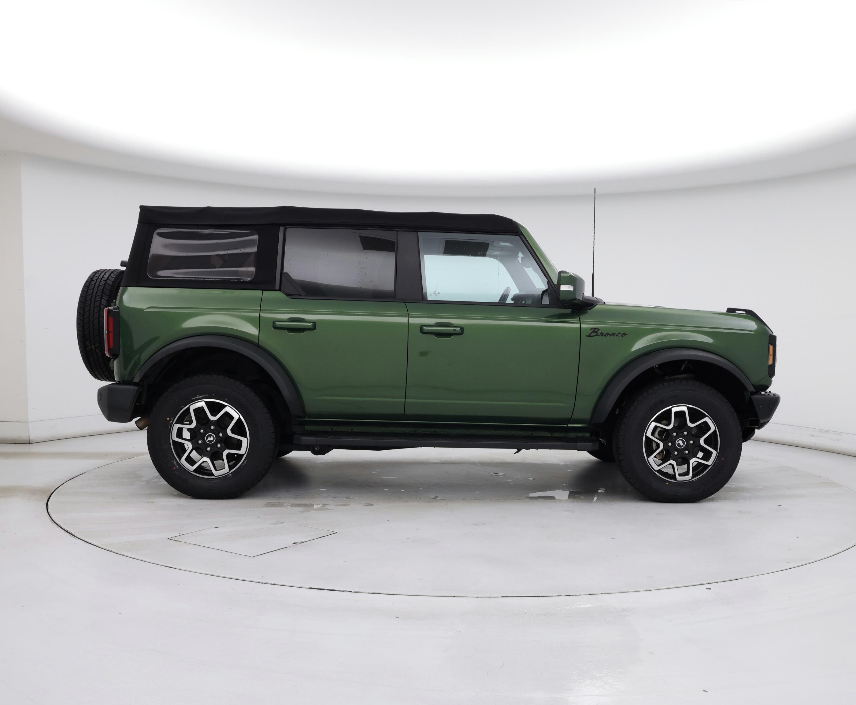 Thumbnail: 2022 Ford Bronco - 7