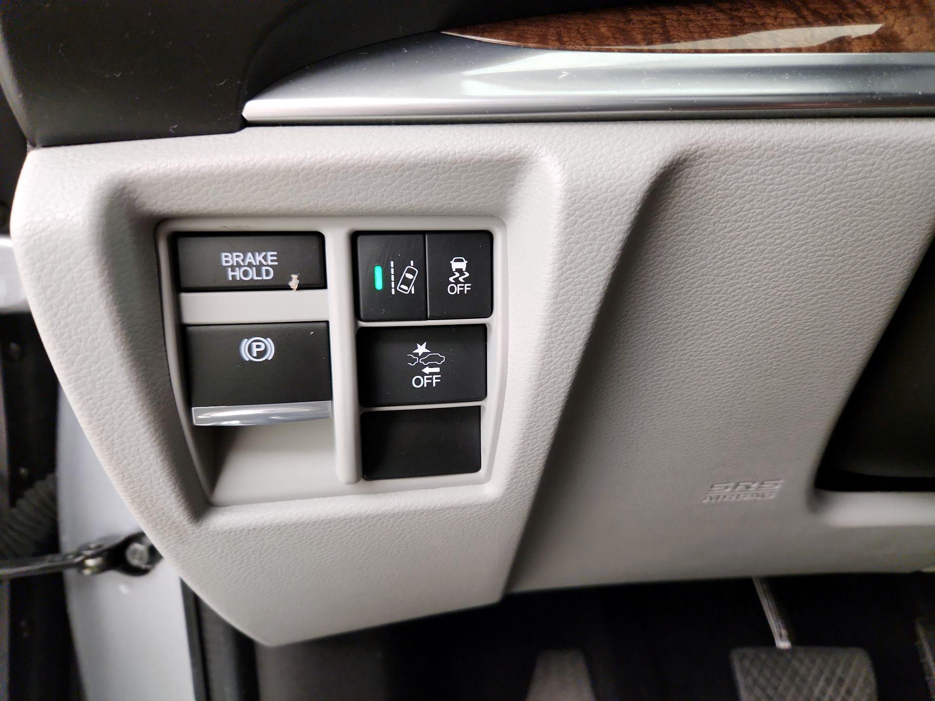 Thumbnail: 2020 Acura MDX - 13