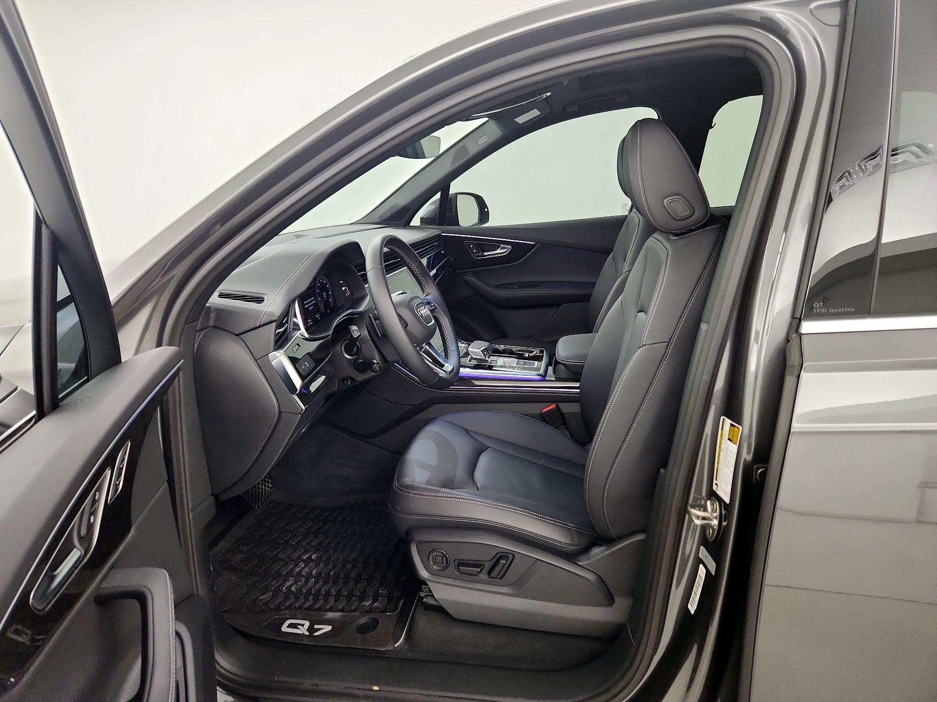 Thumbnail: 2025 Audi Q7 - 11