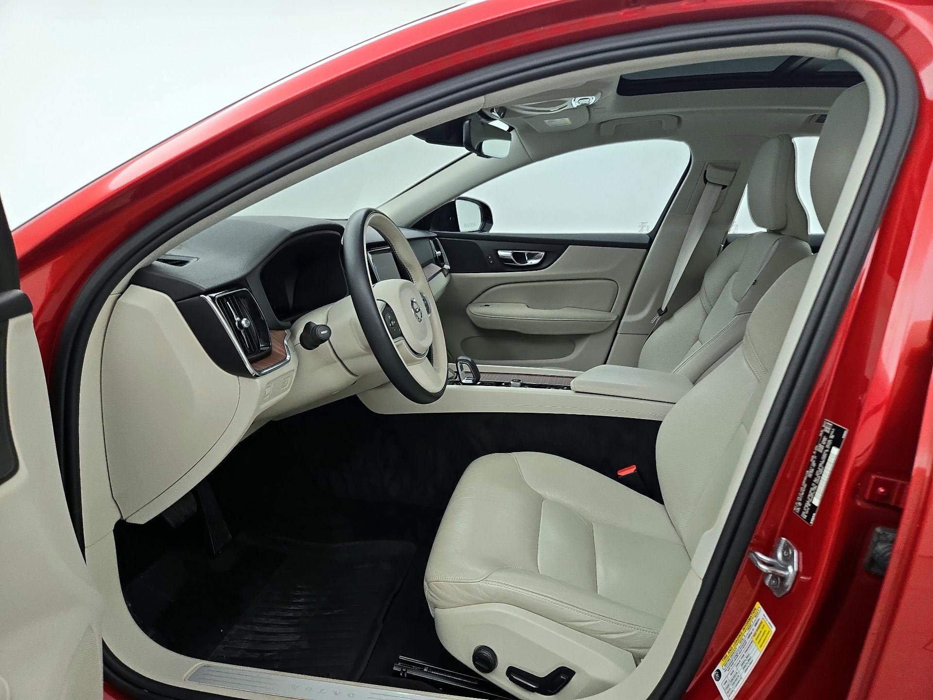 Thumbnail: 2022 Volvo S60 - 11