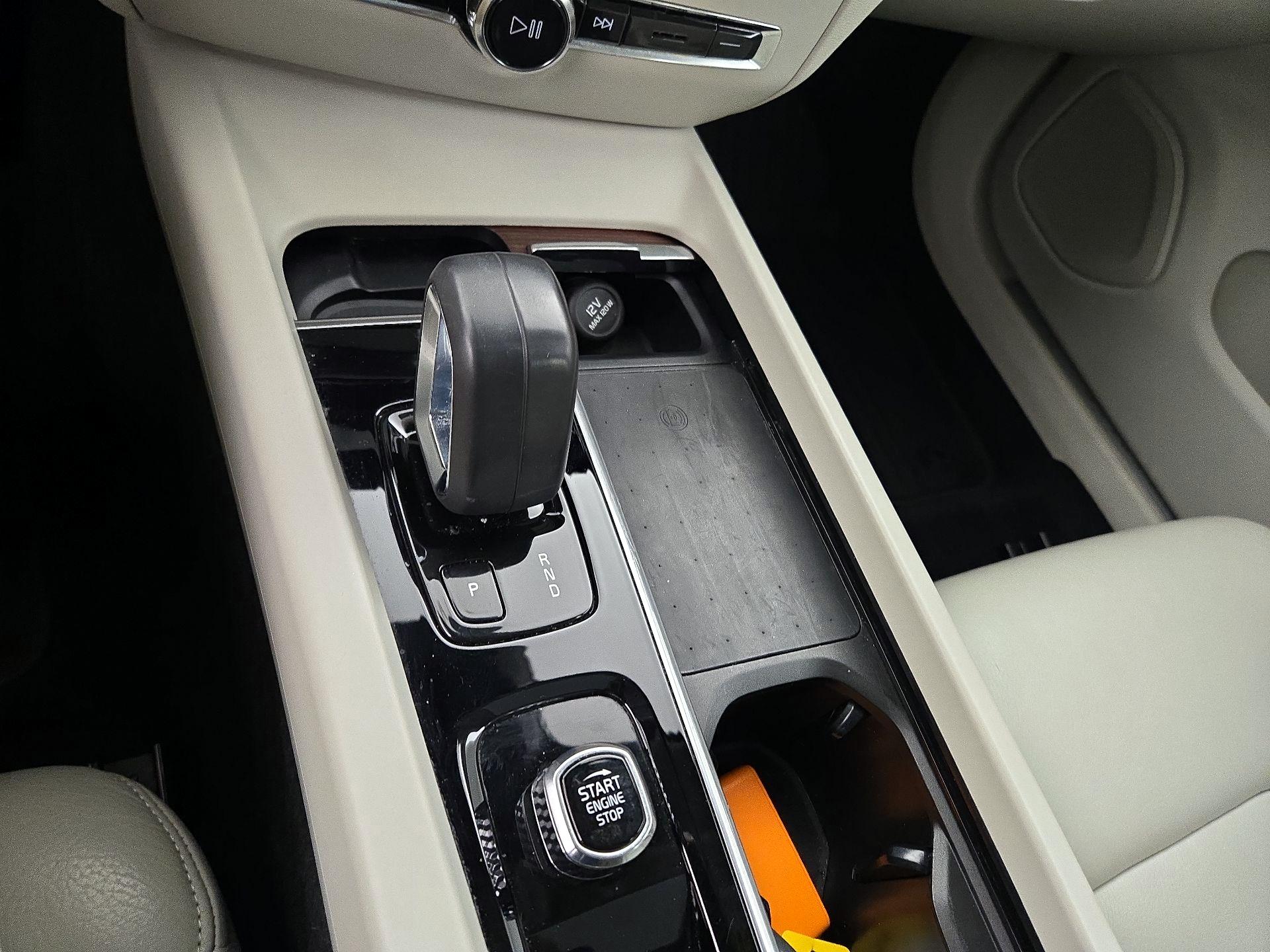 Thumbnail: 2022 Volvo S60 - 18