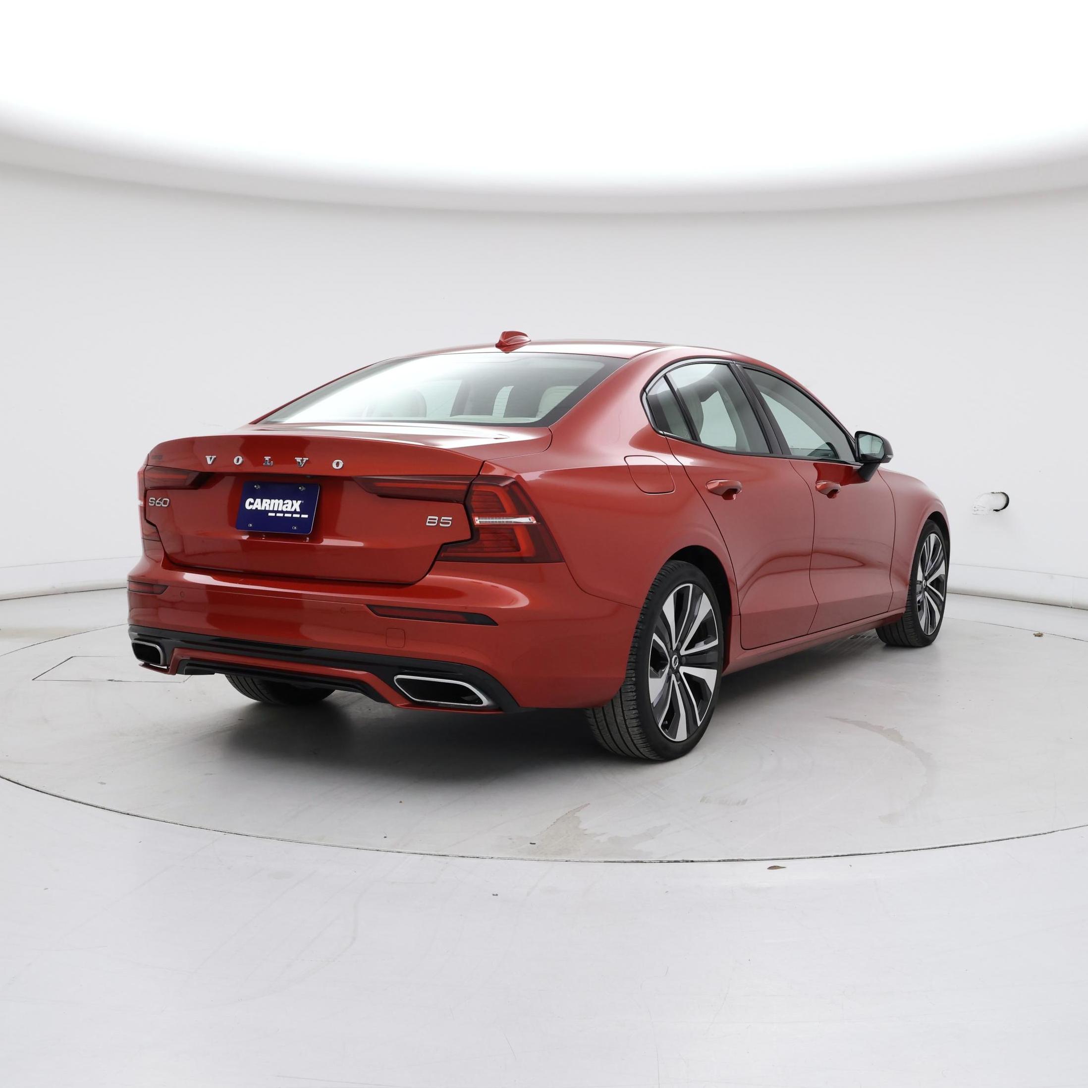 Thumbnail: 2022 Volvo S60 - 8