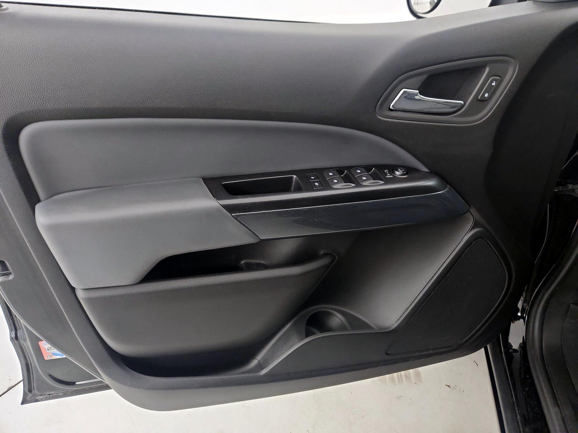 Thumbnail: 2019 Chevrolet Colorado - 12