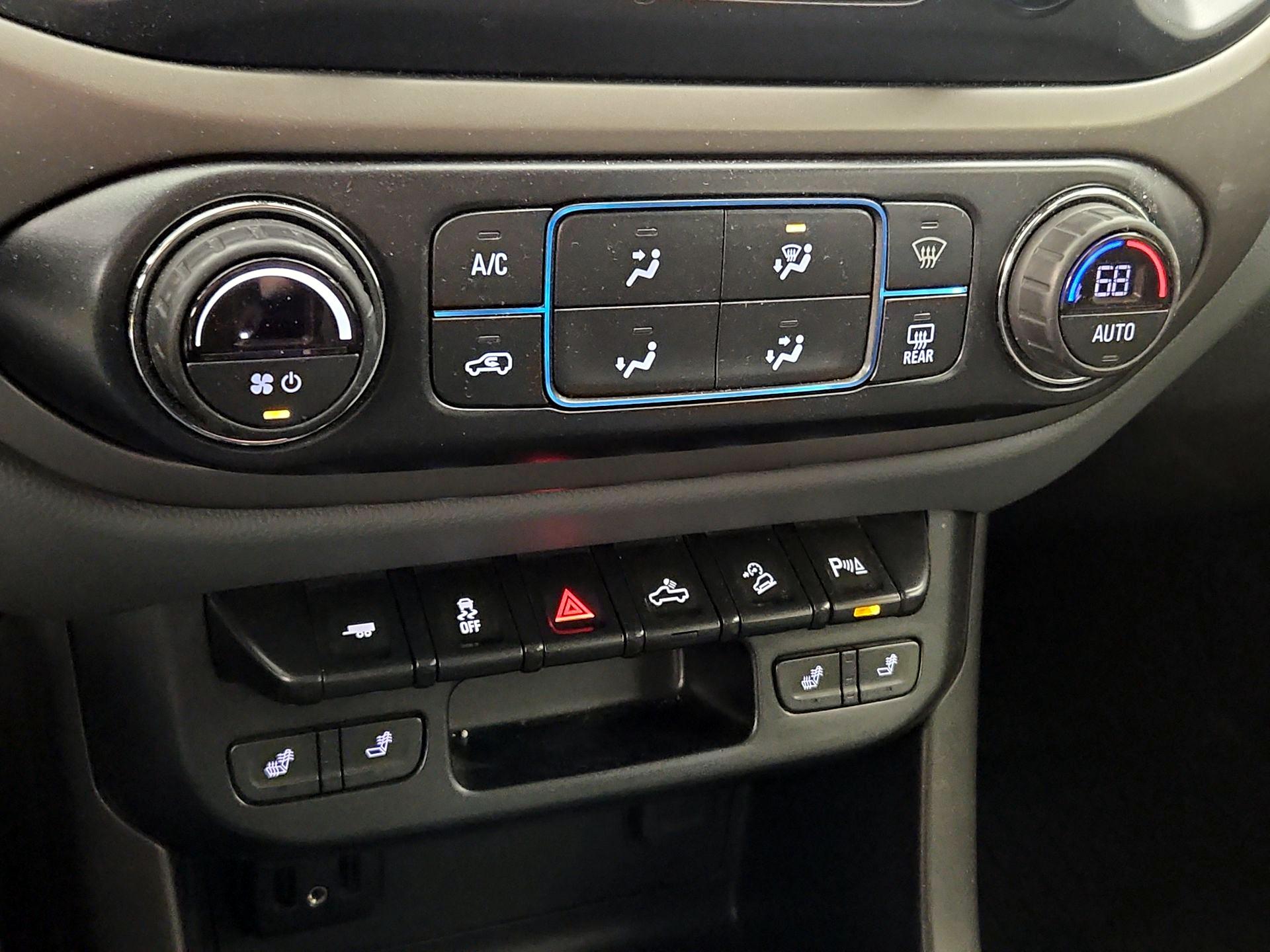 Thumbnail: 2019 Chevrolet Colorado - 16