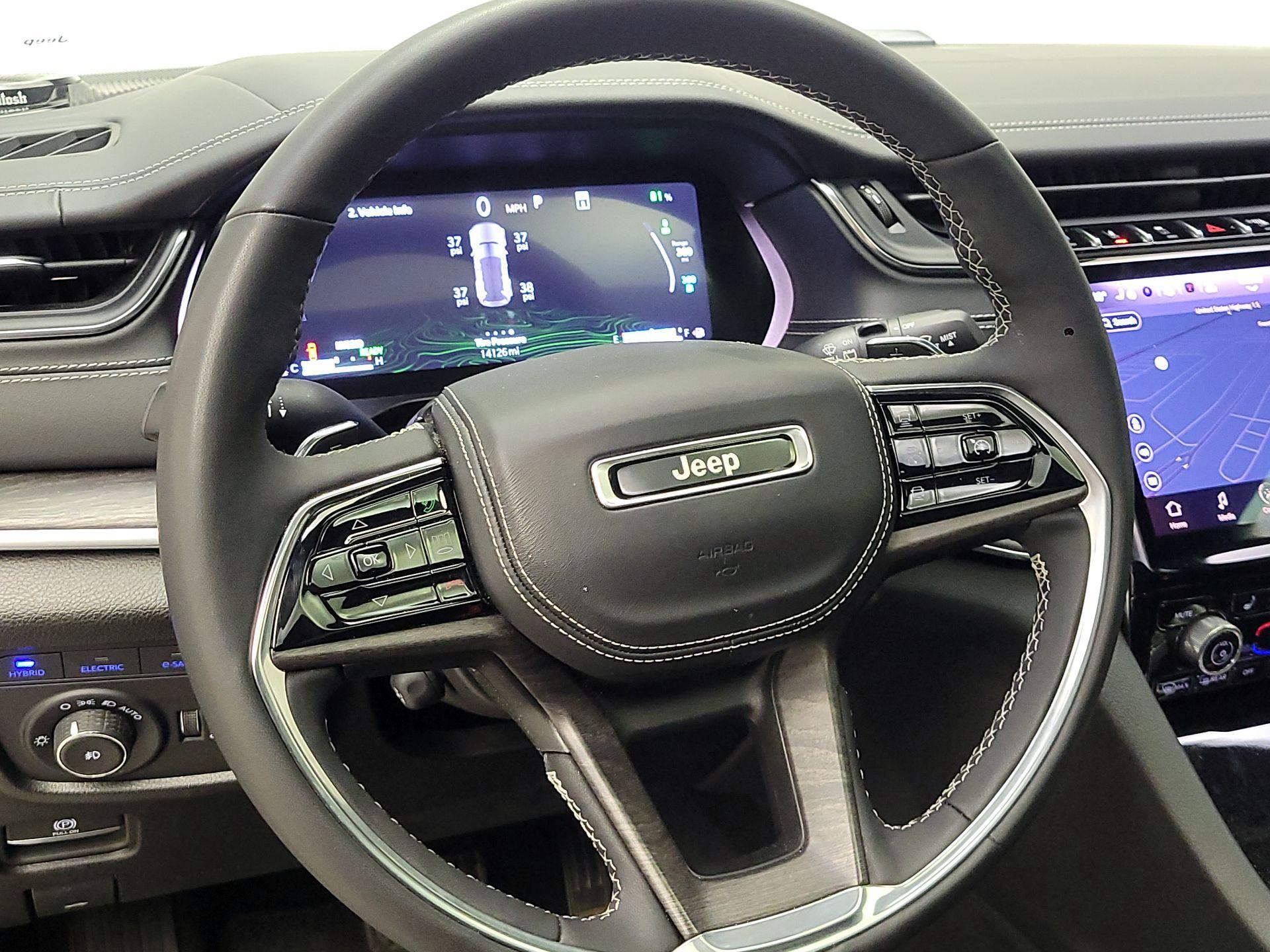 Thumbnail: 2024 Jeep Grand Cherokee - 10