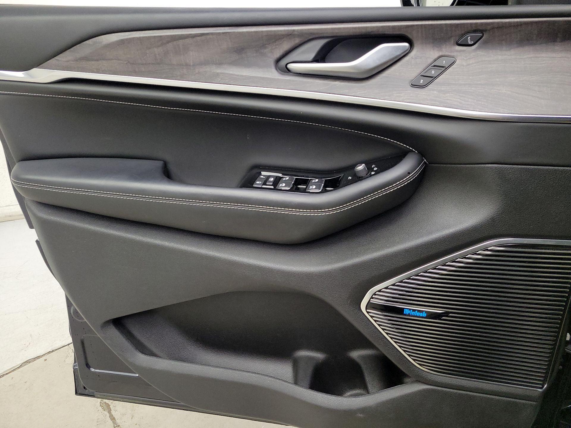 Thumbnail: 2024 Jeep Grand Cherokee - 12