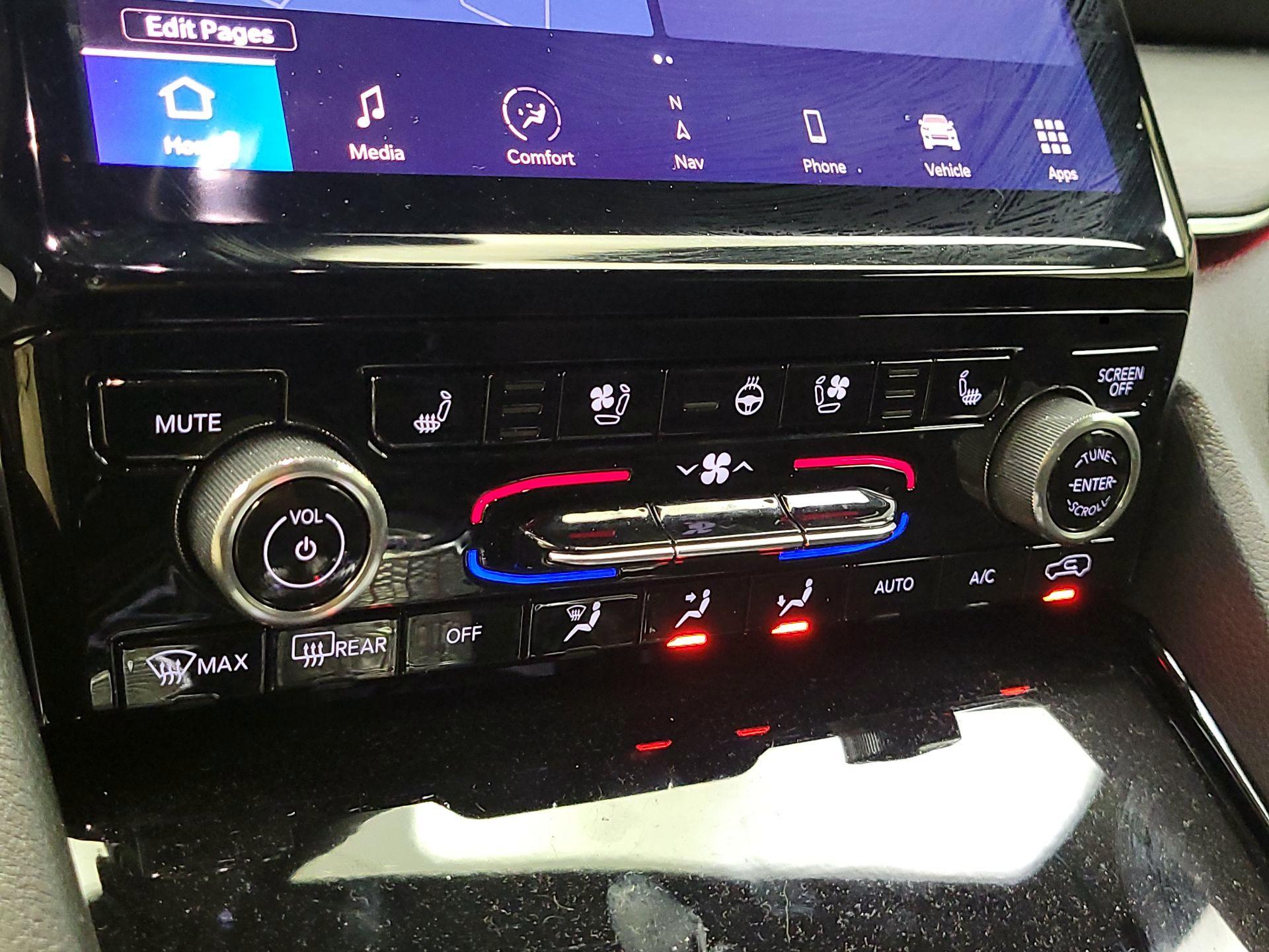 Thumbnail: 2024 Jeep Grand Cherokee - 17