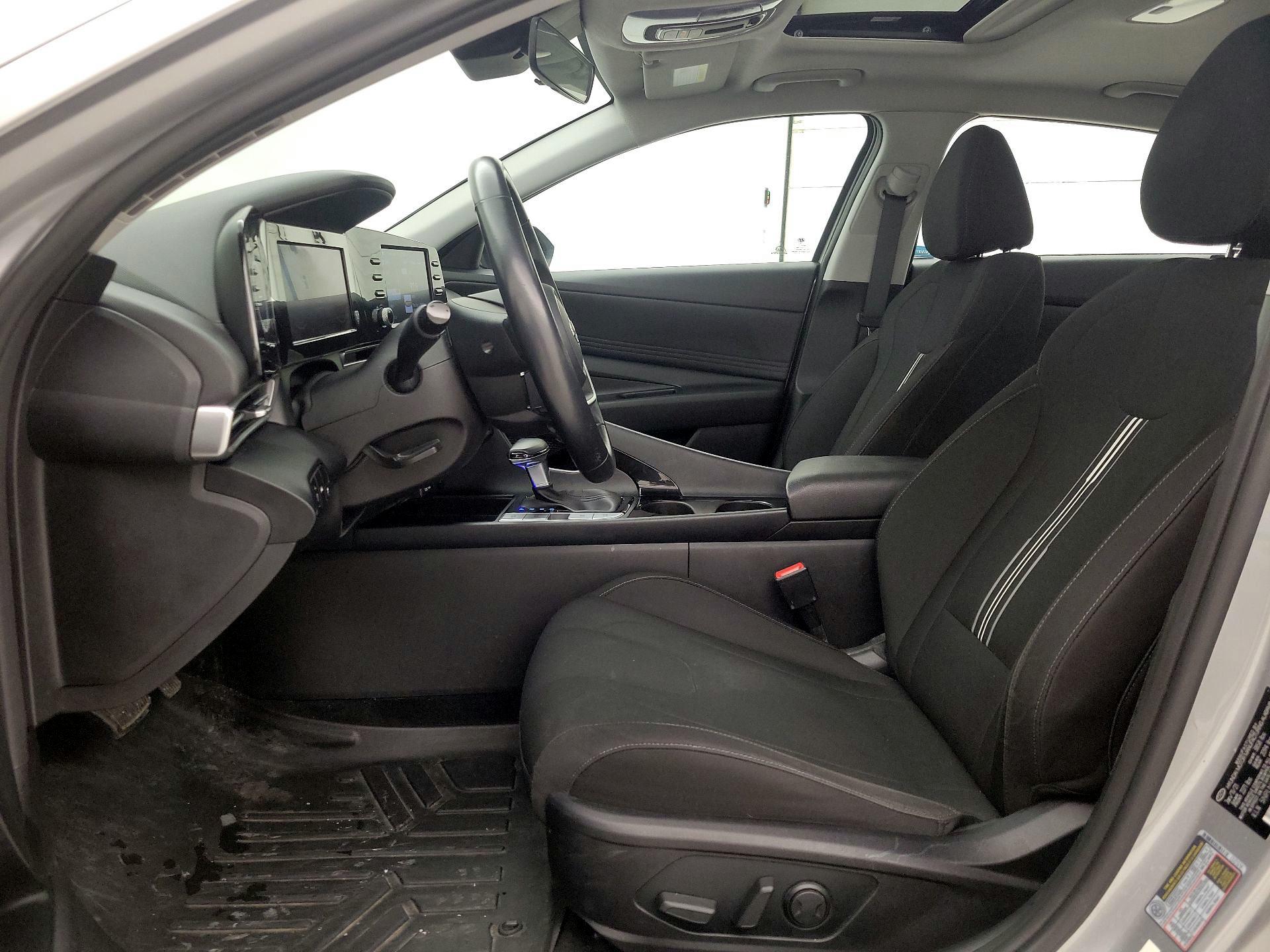 Thumbnail: 2021 Hyundai Elantra - 11