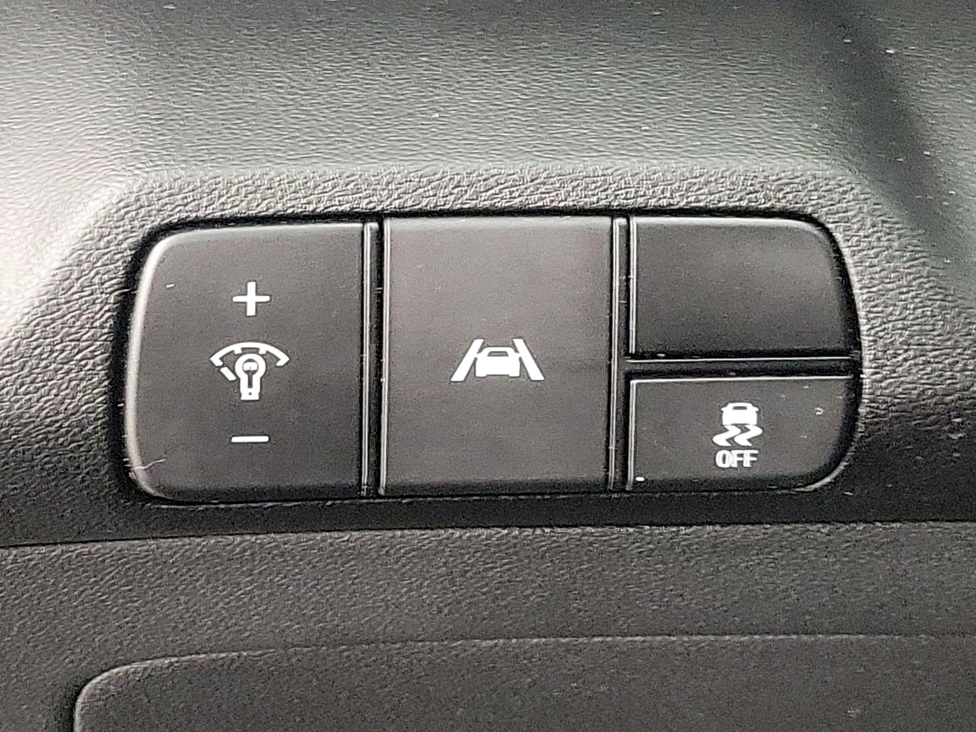 Thumbnail: 2021 Hyundai Elantra - 13