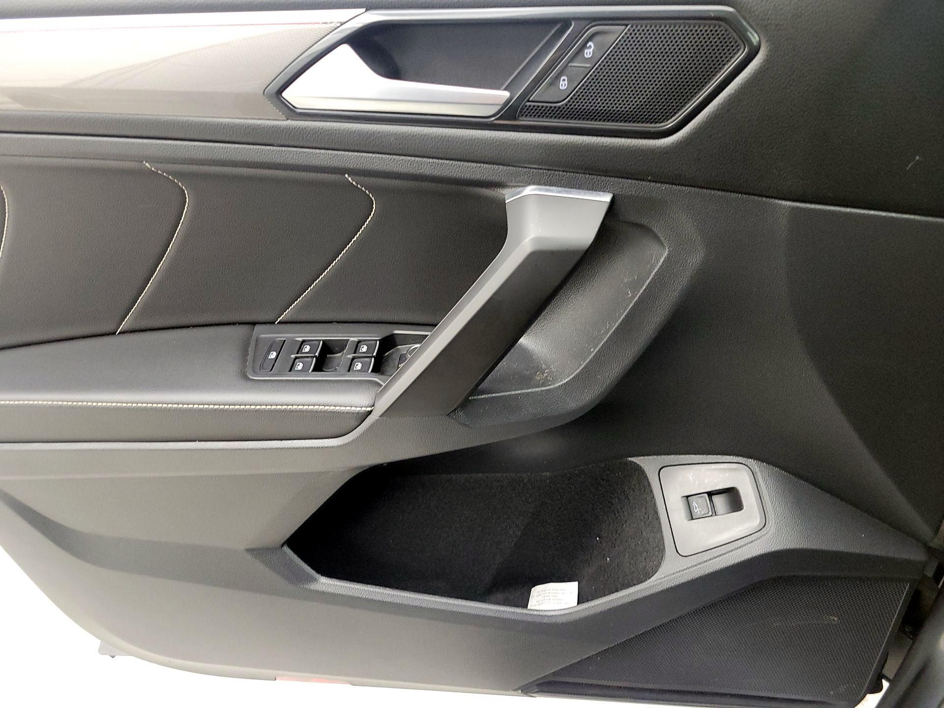 Thumbnail: 2022 Volkswagen Tiguan - 12