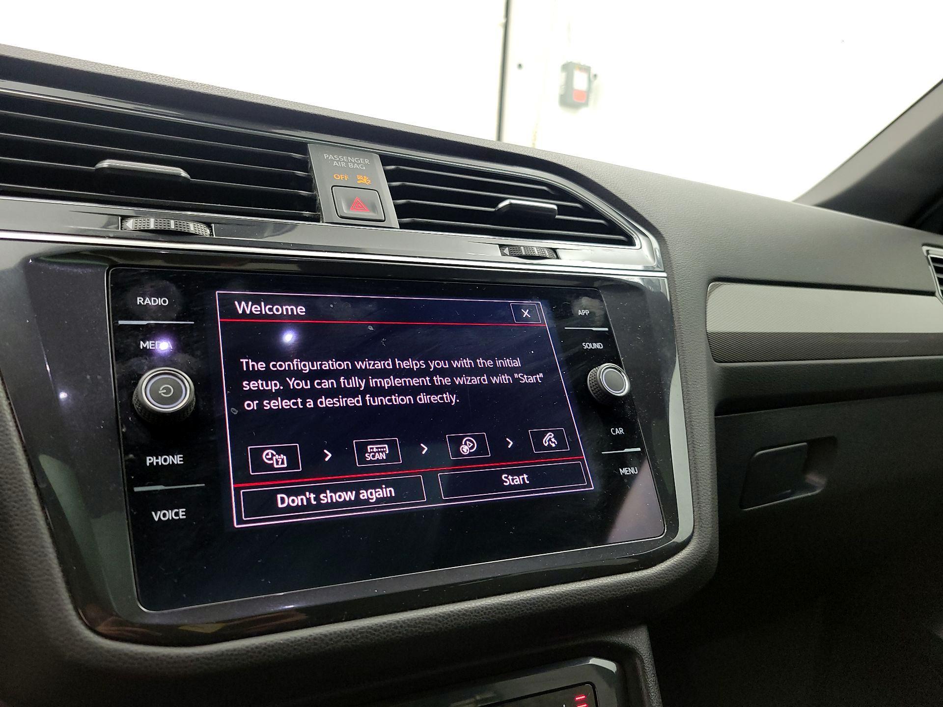 Thumbnail: 2022 Volkswagen Tiguan - 15