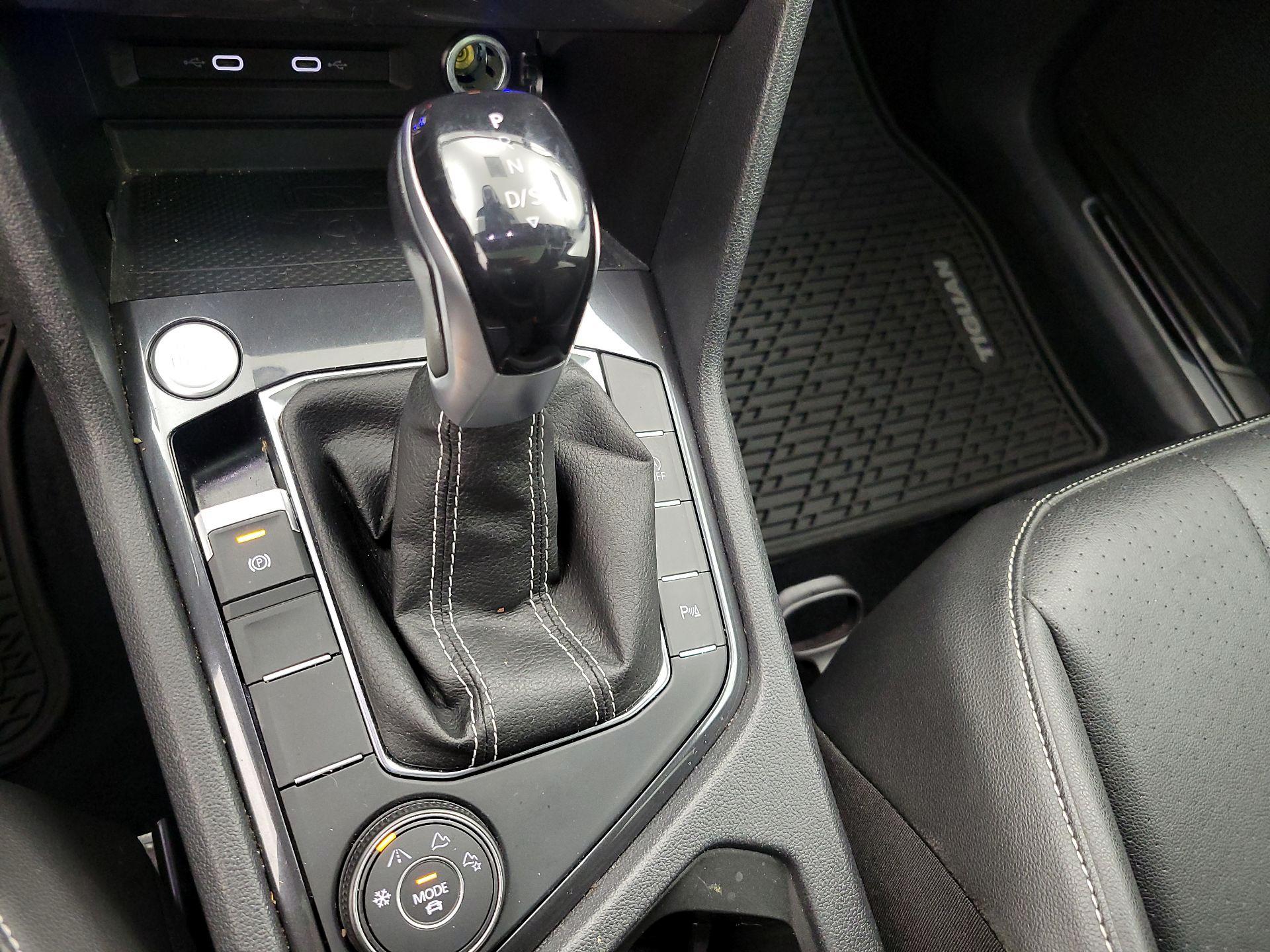 Thumbnail: 2022 Volkswagen Tiguan - 17