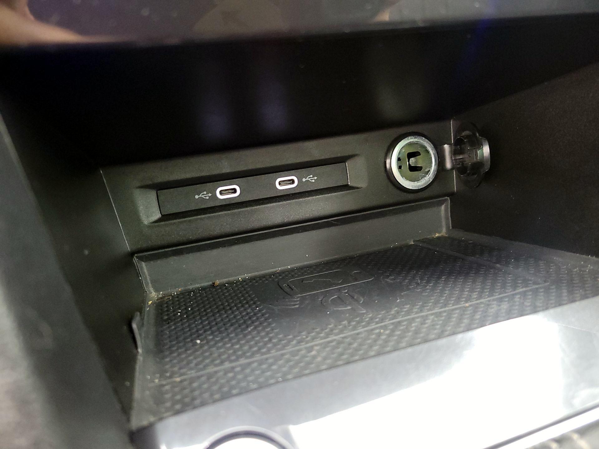 Thumbnail: 2022 Volkswagen Tiguan - 18