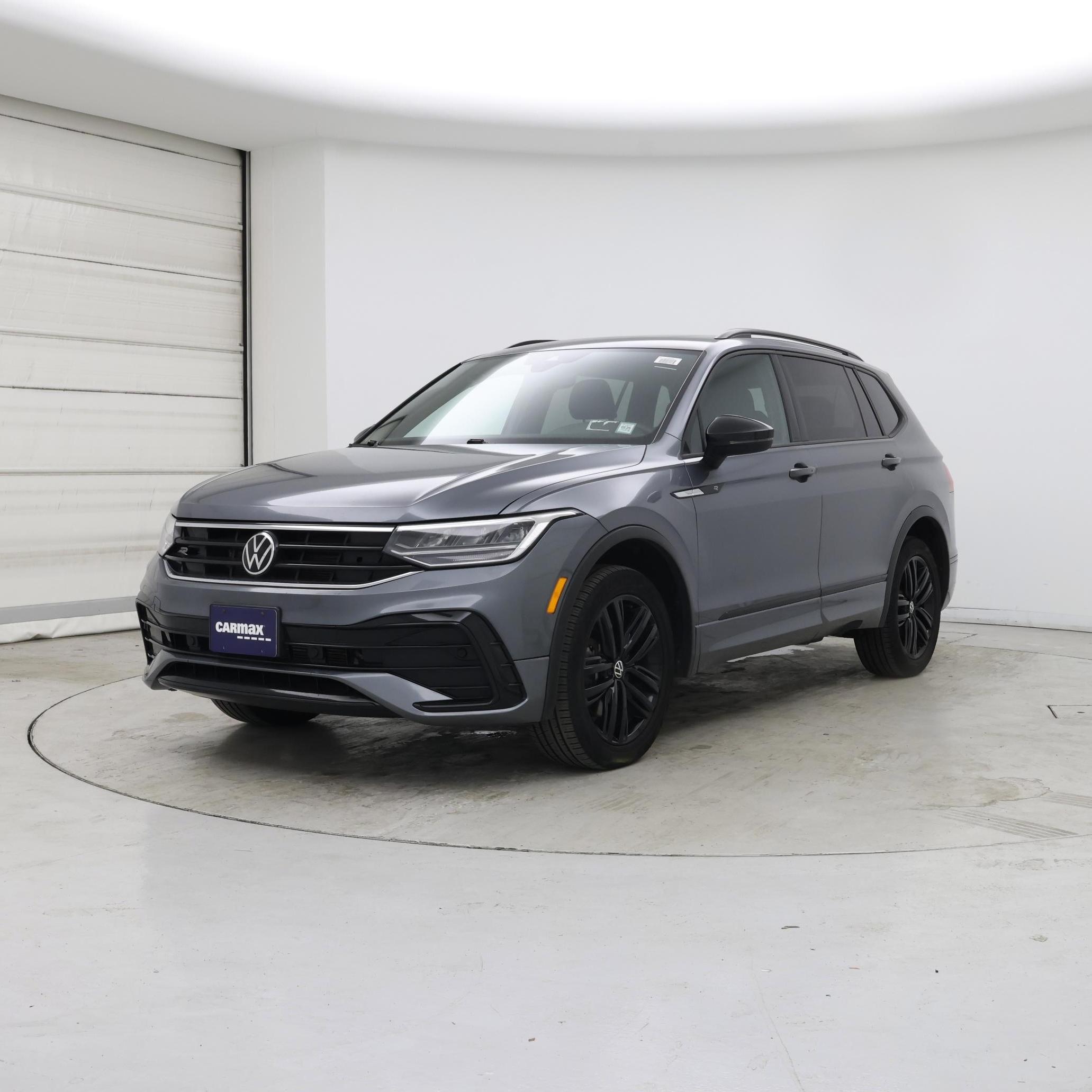 Thumbnail: 2022 Volkswagen Tiguan - 4