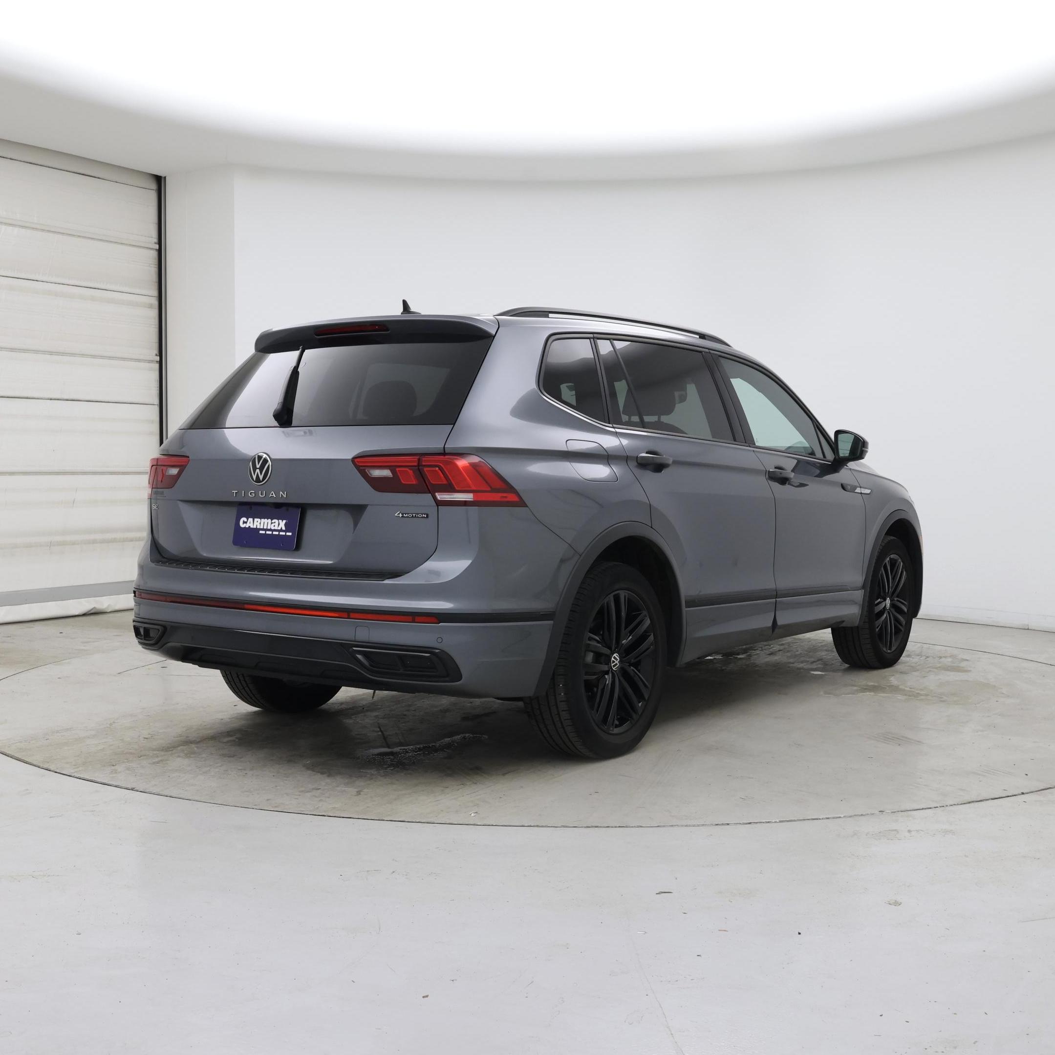 Thumbnail: 2022 Volkswagen Tiguan - 8