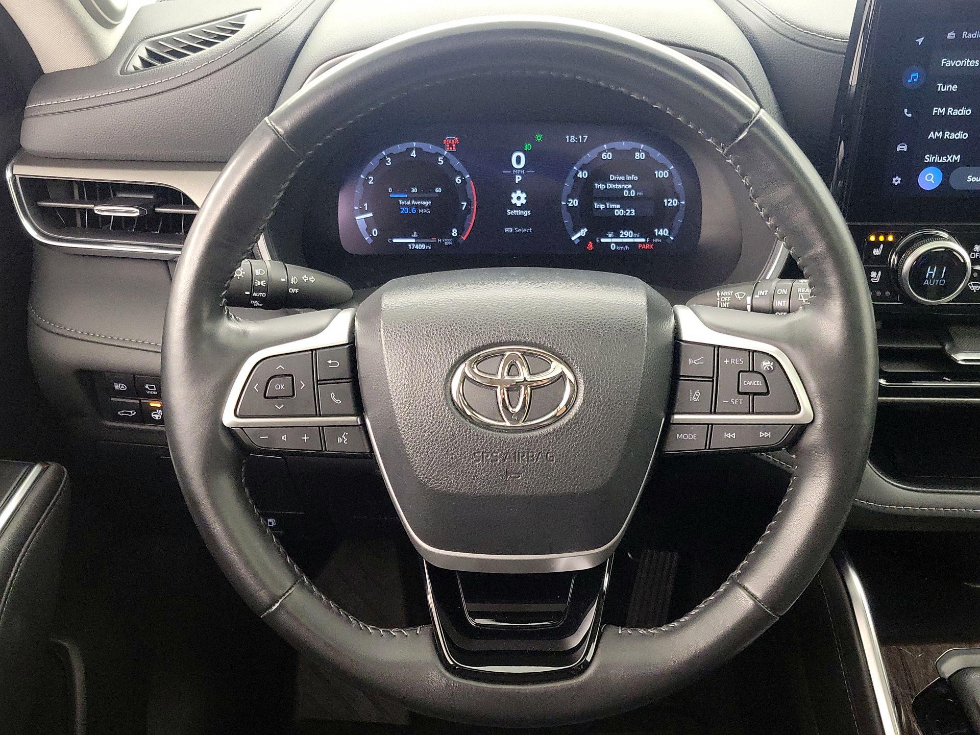 Thumbnail: 2023 Toyota Highlander - 10