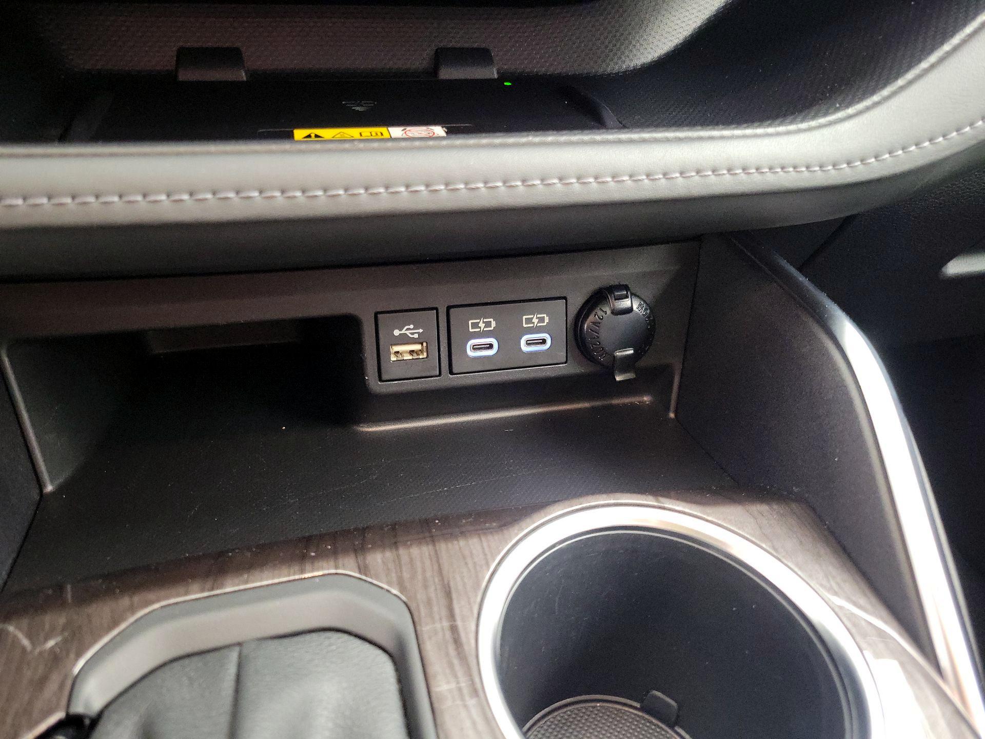 Thumbnail: 2023 Toyota Highlander - 18