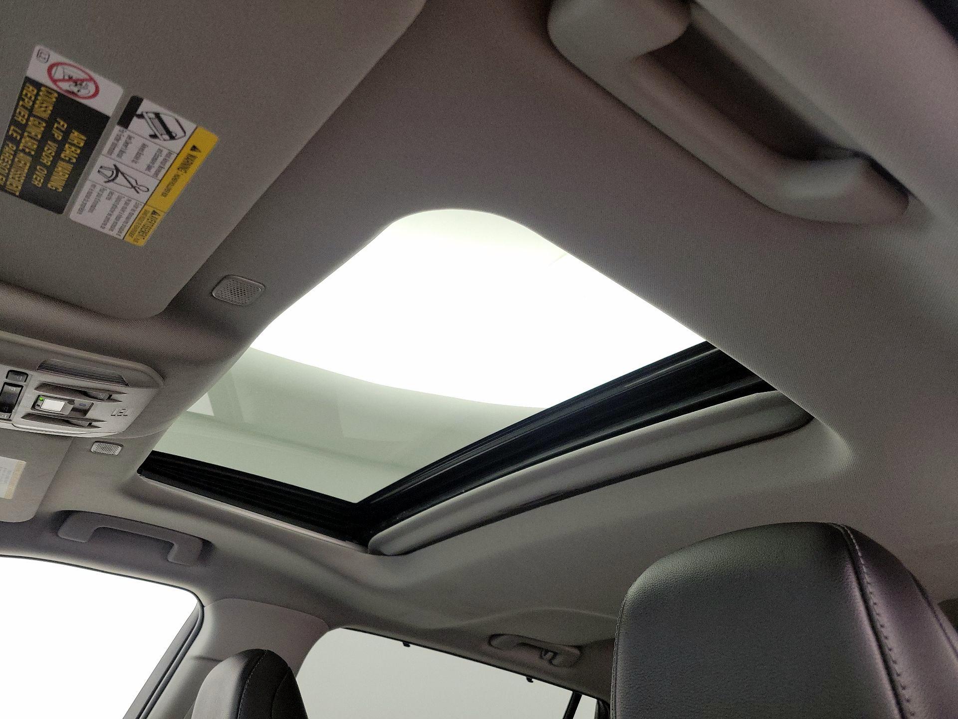 Thumbnail: 2023 Toyota Highlander - 19