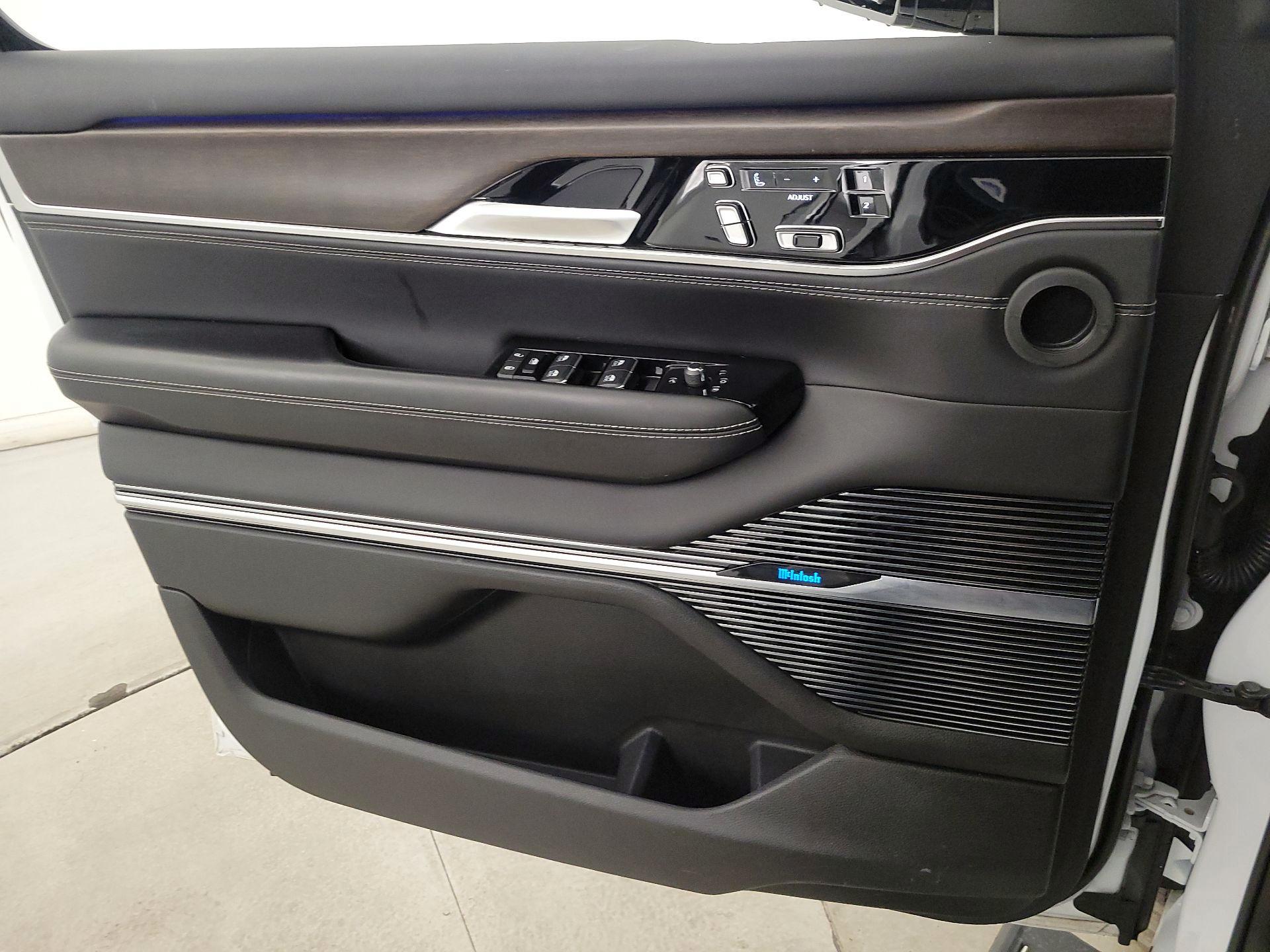 Thumbnail: 2022 Jeep Grand Wagoneer - 12