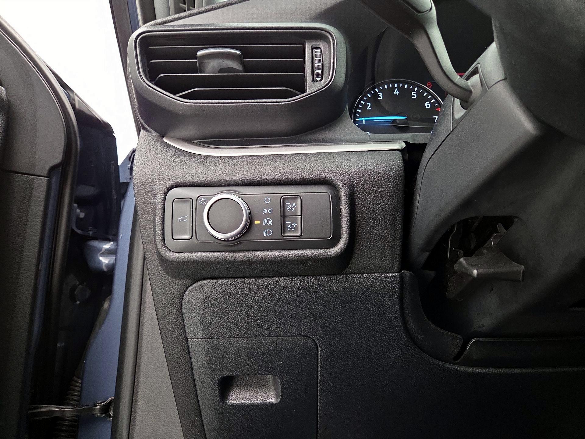 Thumbnail: 2021 Ford Explorer - 13