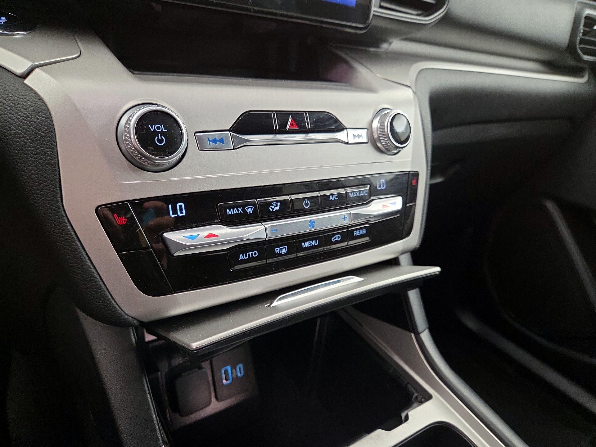 Thumbnail: 2021 Ford Explorer - 16