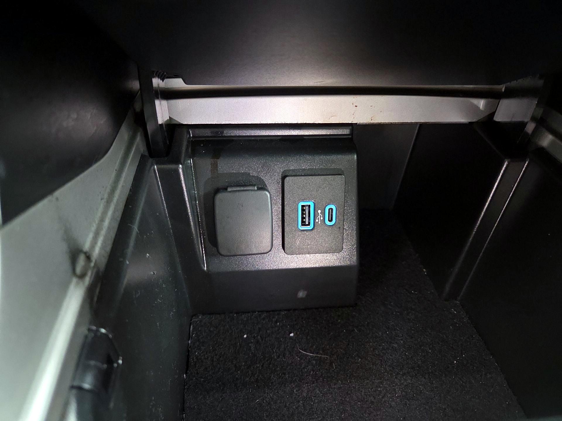 Thumbnail: 2021 Ford Explorer - 18