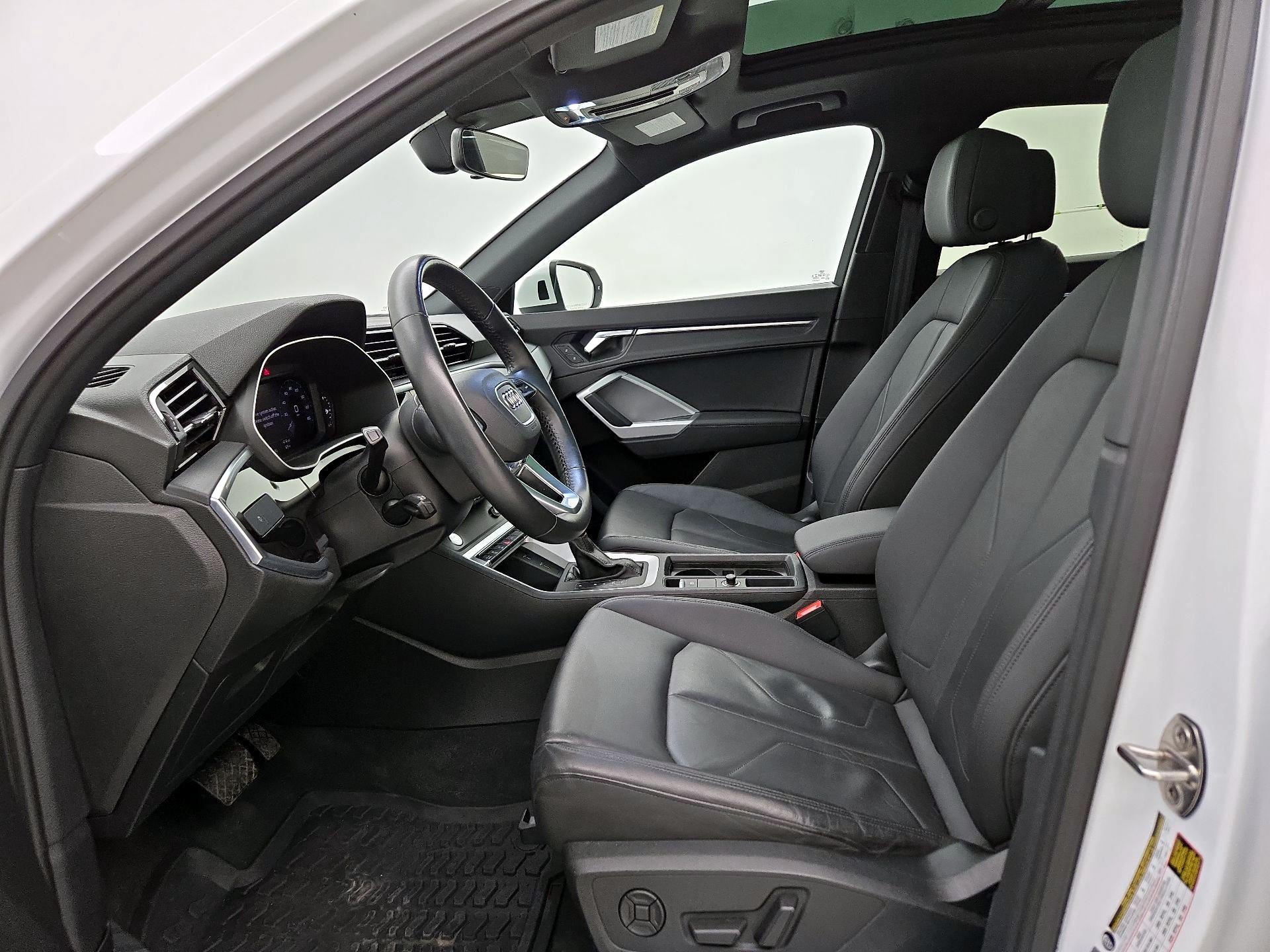 Thumbnail: 2020 Audi Q3 - 11