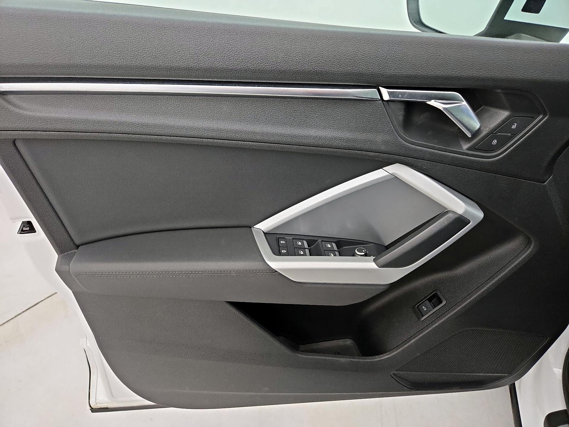 Thumbnail: 2020 Audi Q3 - 12