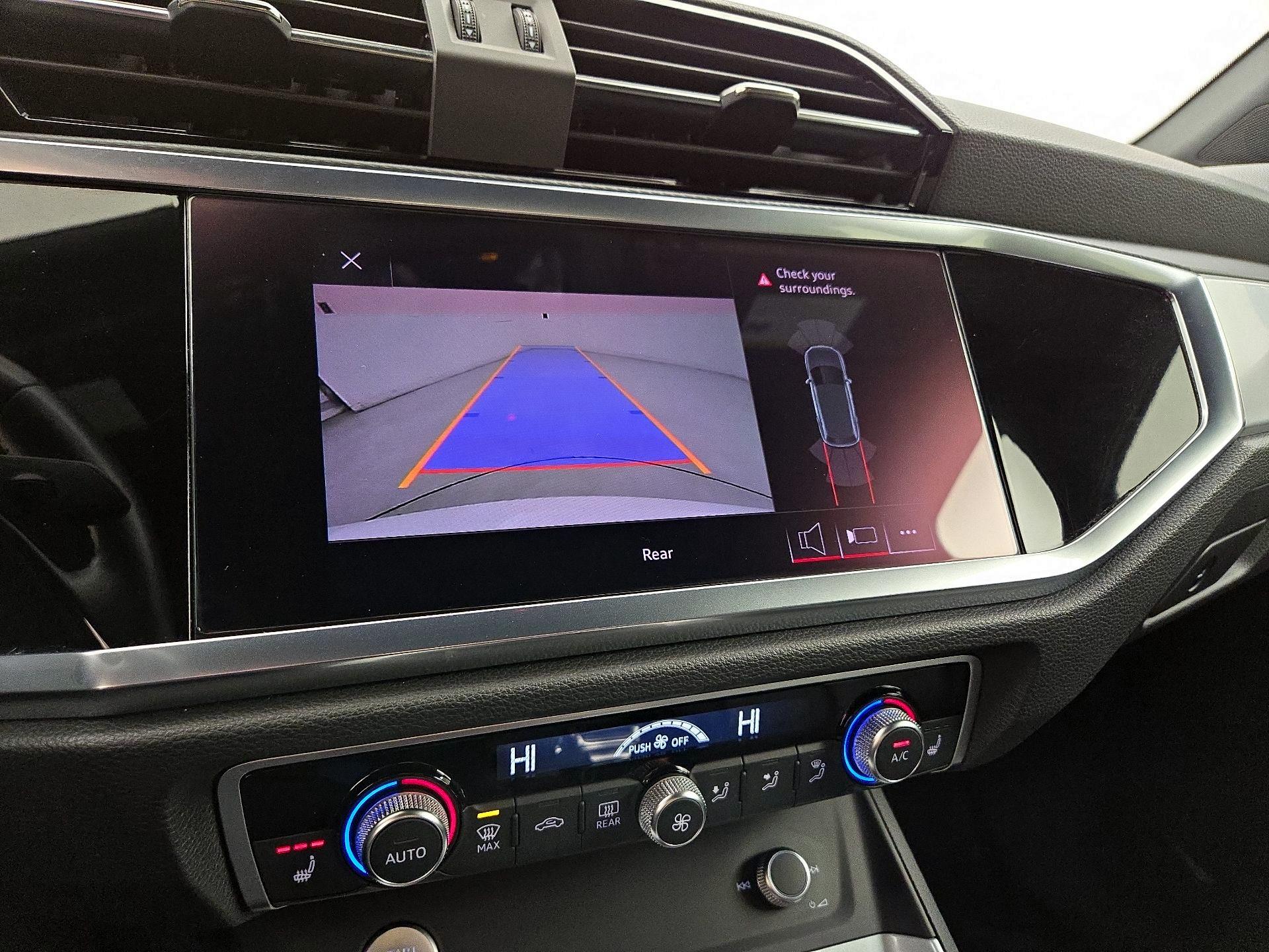 Thumbnail: 2020 Audi Q3 - 14