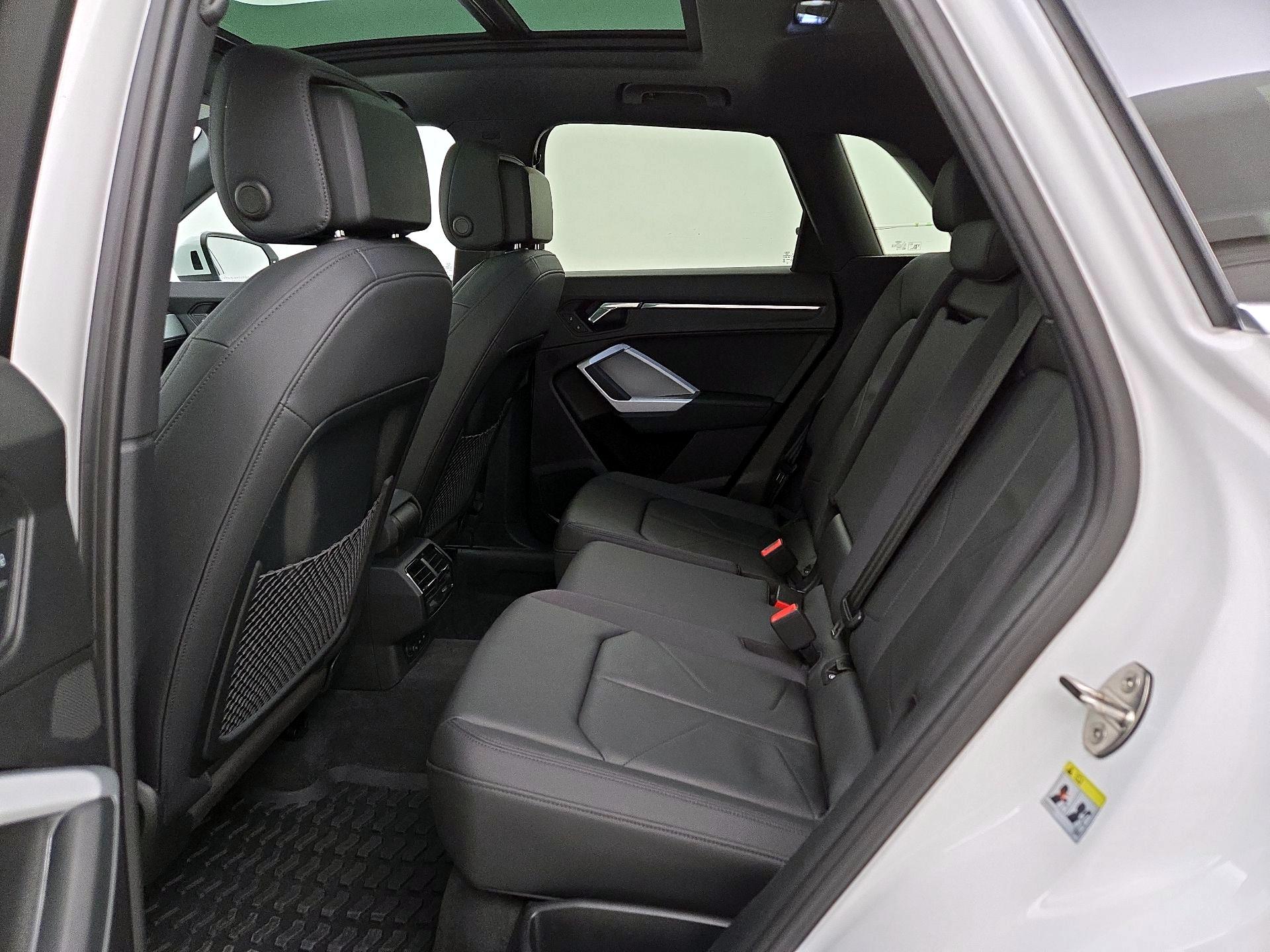 Thumbnail: 2020 Audi Q3 - 20