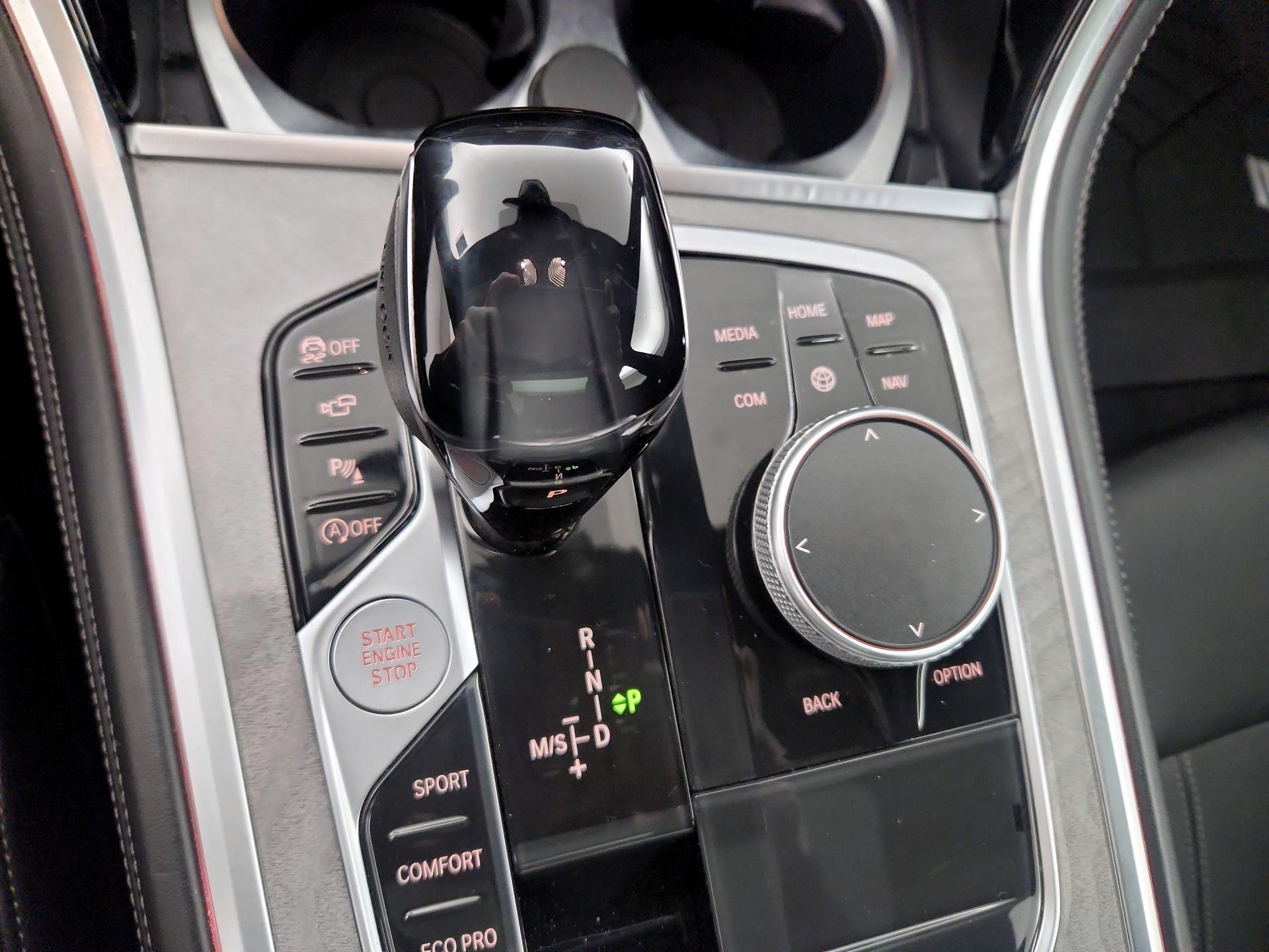 Thumbnail: 2021 BMW 8 Series - 16