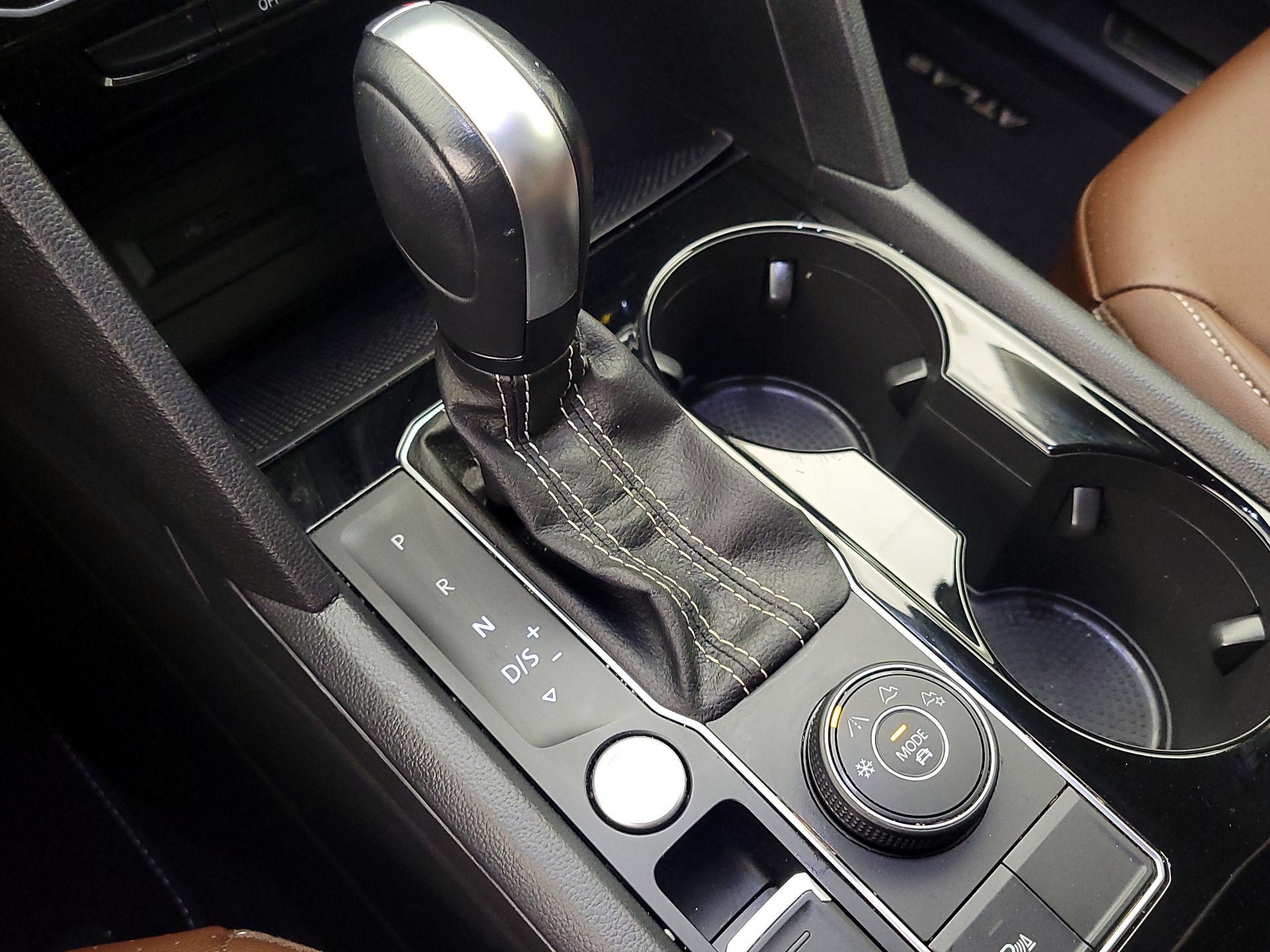 Thumbnail: 2023 Volkswagen Atlas - 17