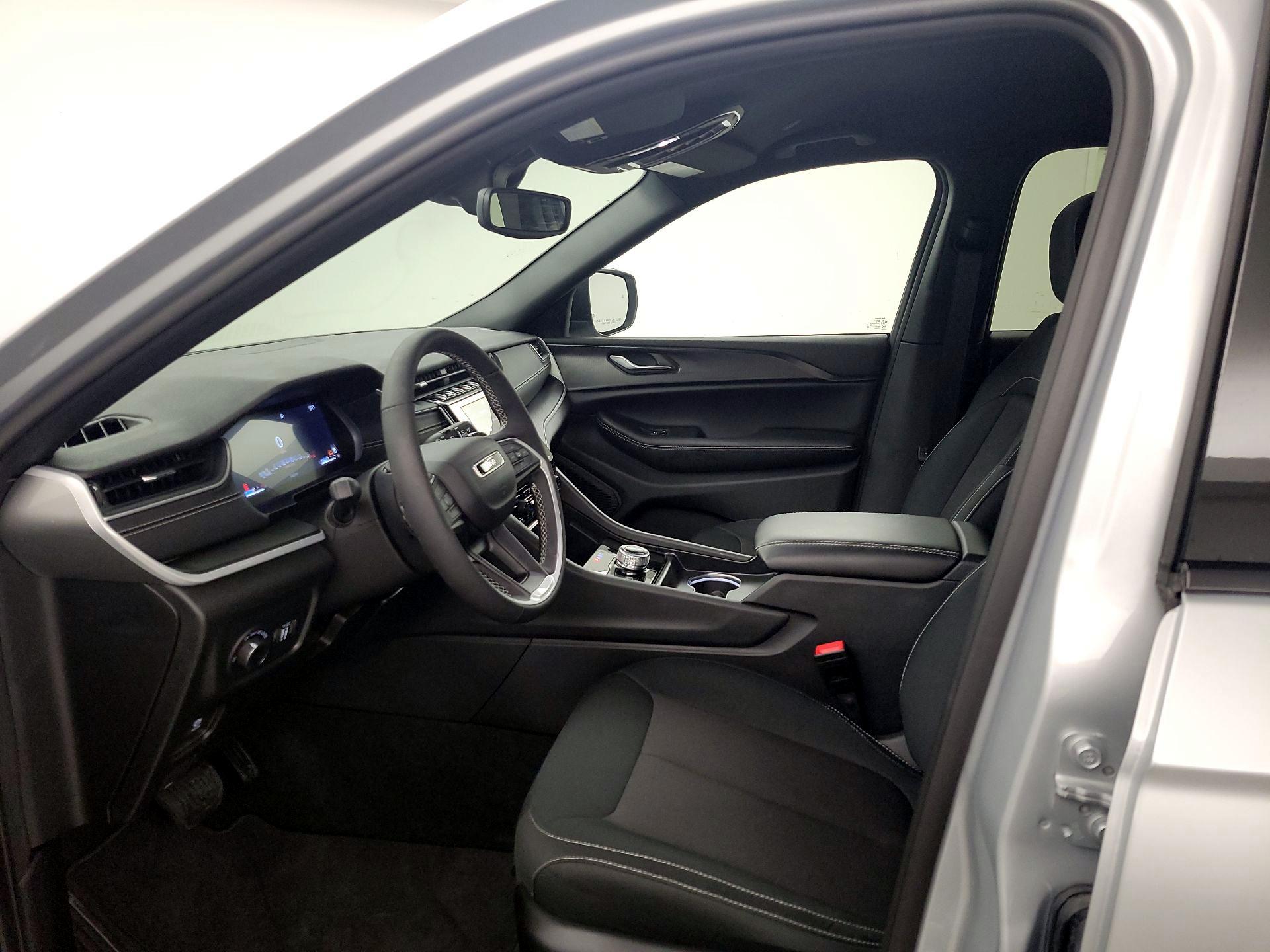 Thumbnail: 2024 Jeep Grand Cherokee - 11