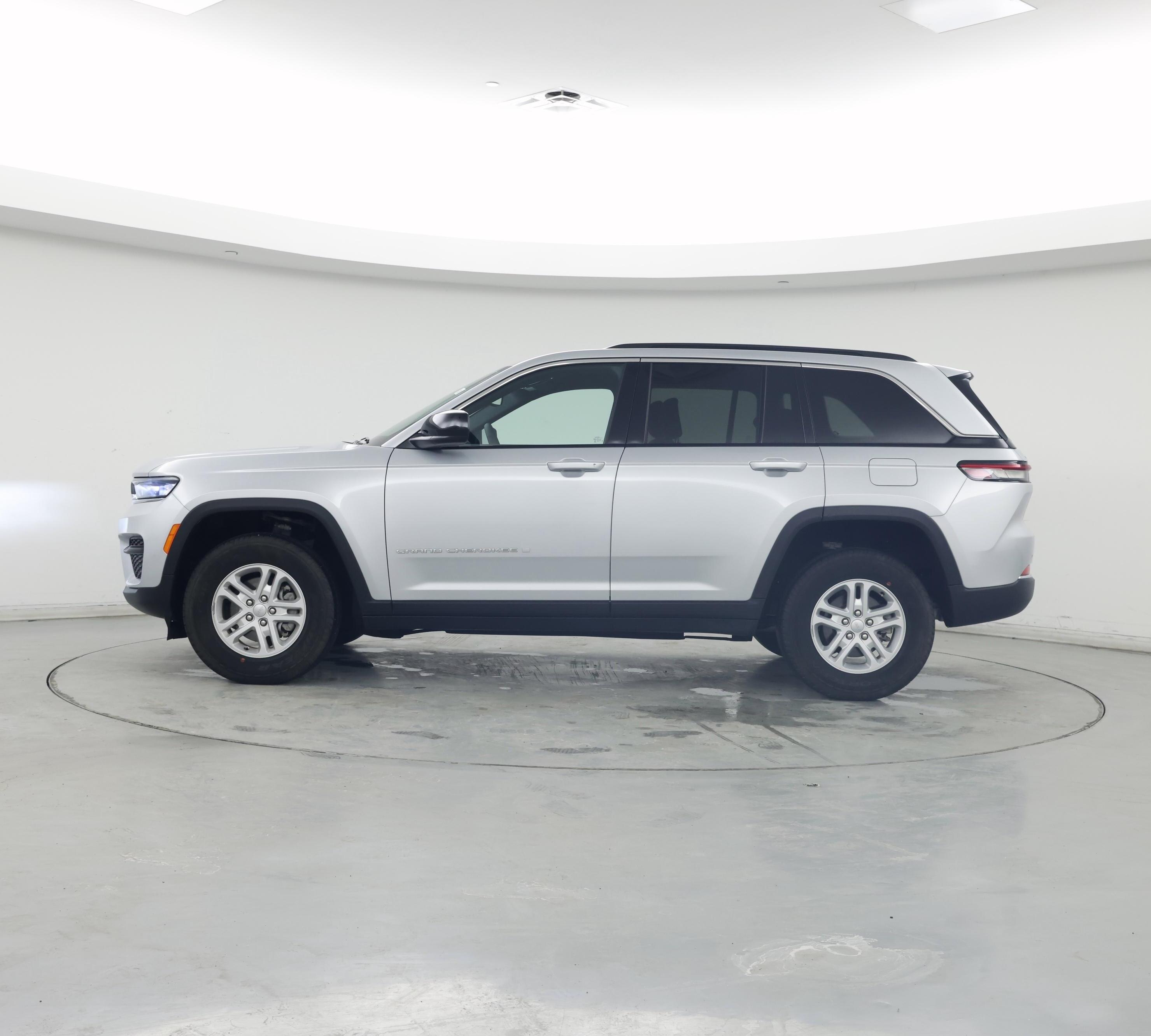 Thumbnail: 2024 Jeep Grand Cherokee - 3