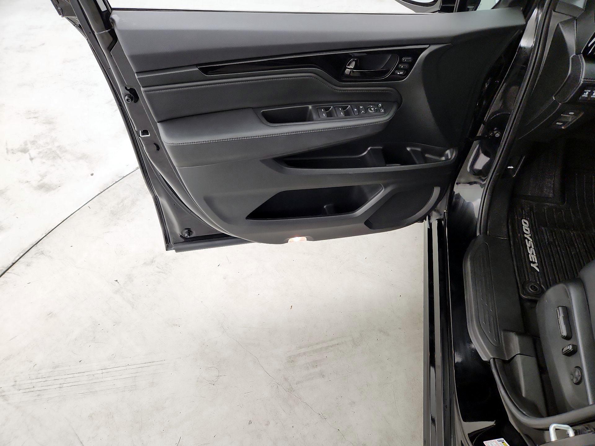 Thumbnail: 2023 Honda Odyssey - 12