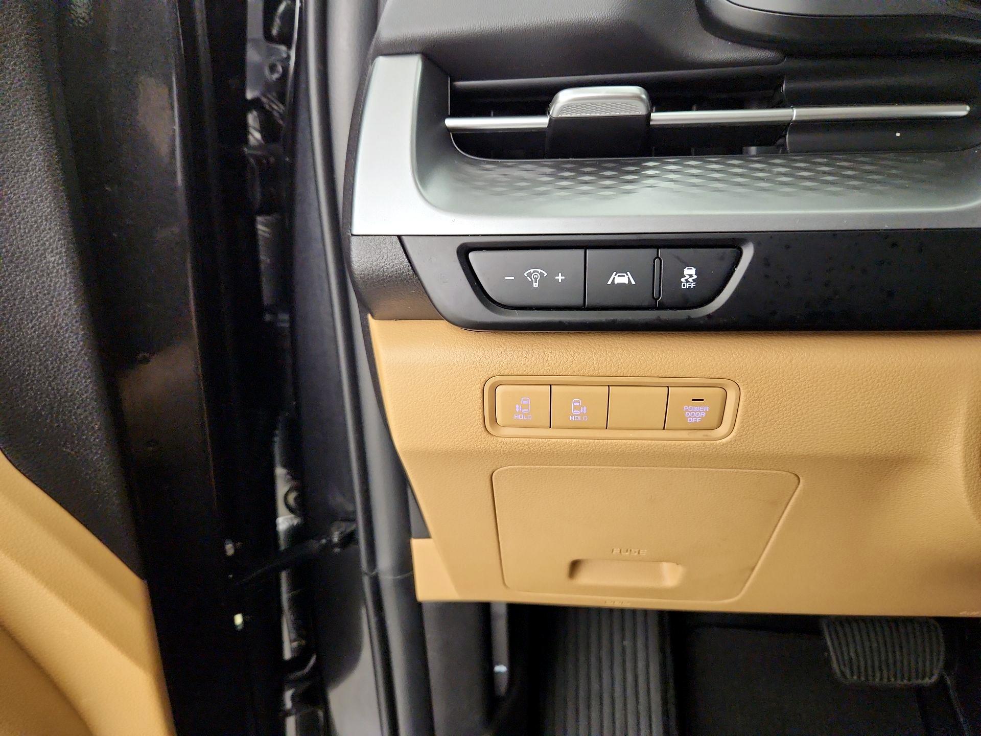 Thumbnail: 2024 Kia Carnival - 11