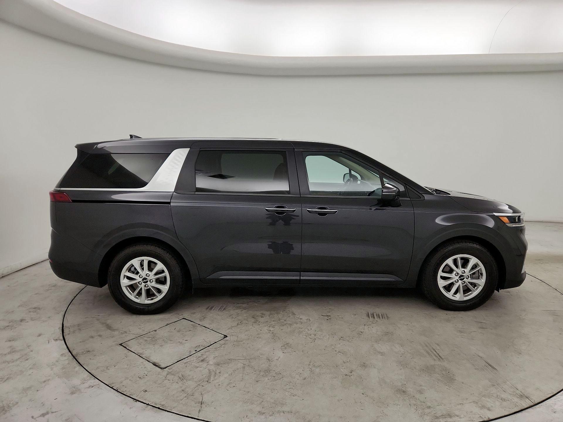 Thumbnail: 2024 Kia Carnival - 4