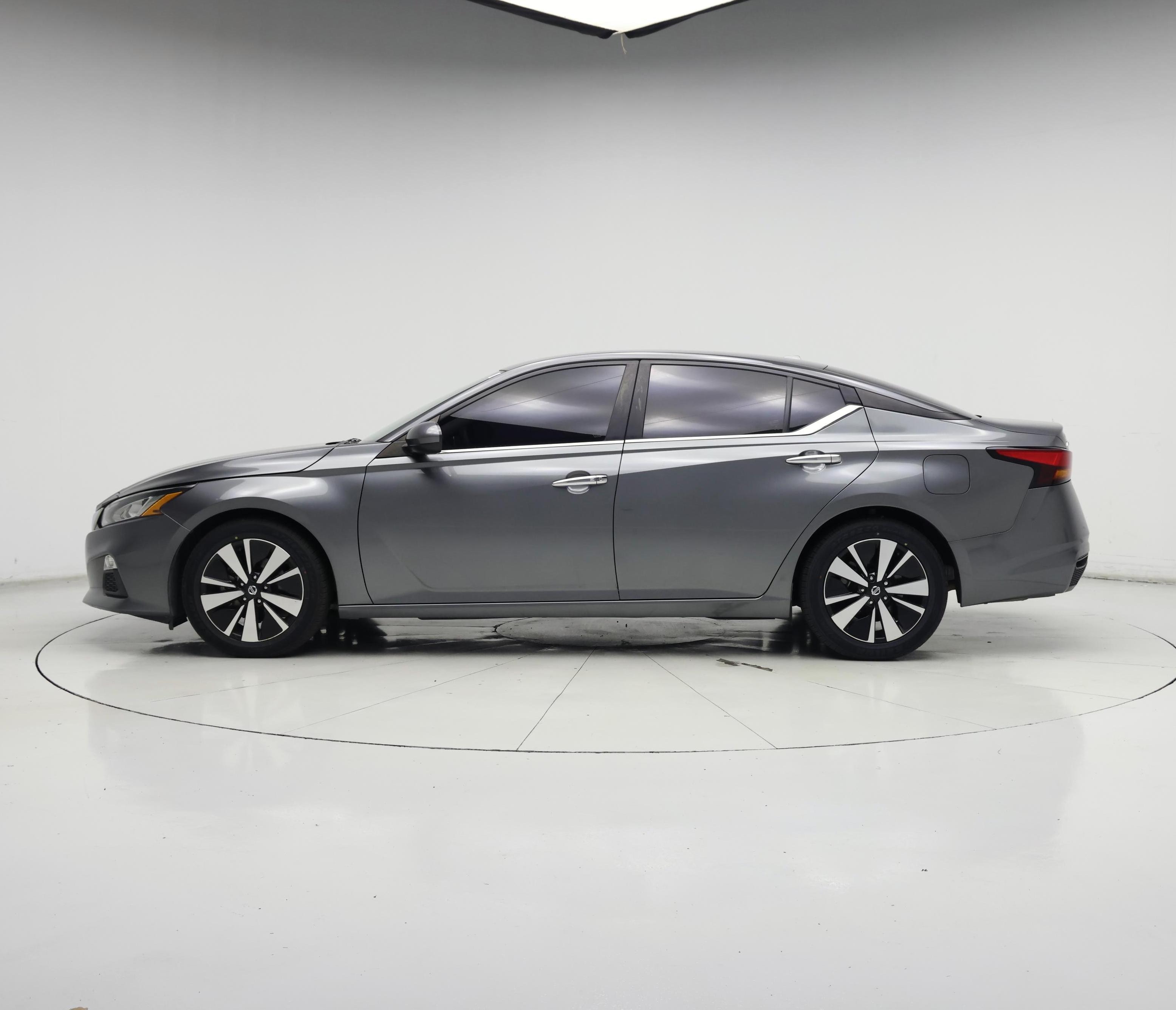 Thumbnail: 2022 Nissan Altima - 3
