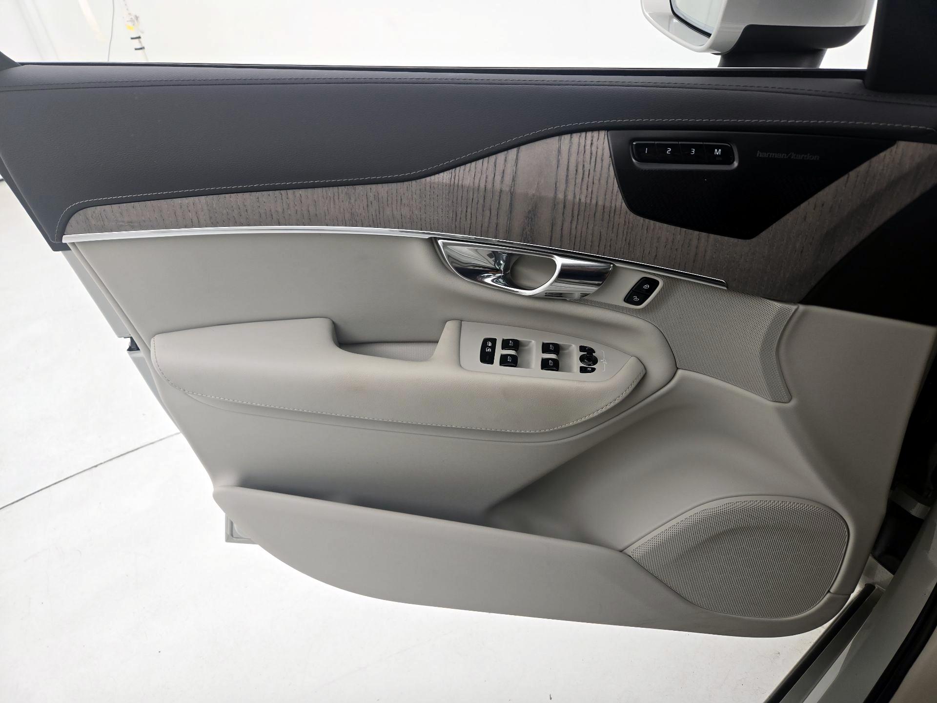 Thumbnail: 2021 Volvo XC90 - 12