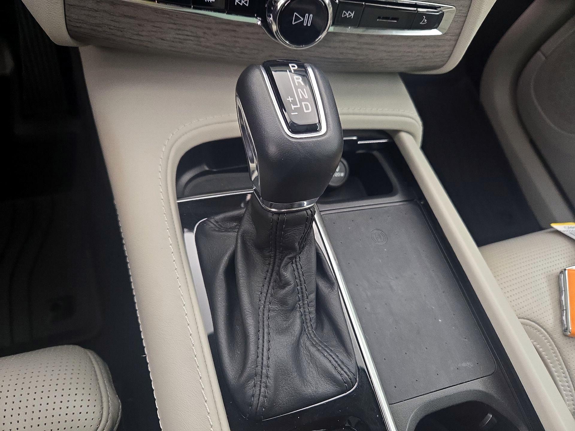 Thumbnail: 2021 Volvo XC90 - 18