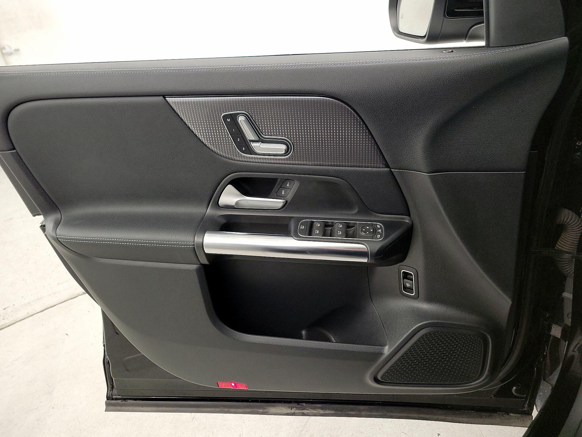 Thumbnail: 2022 Mercedes-Benz GLA - 12