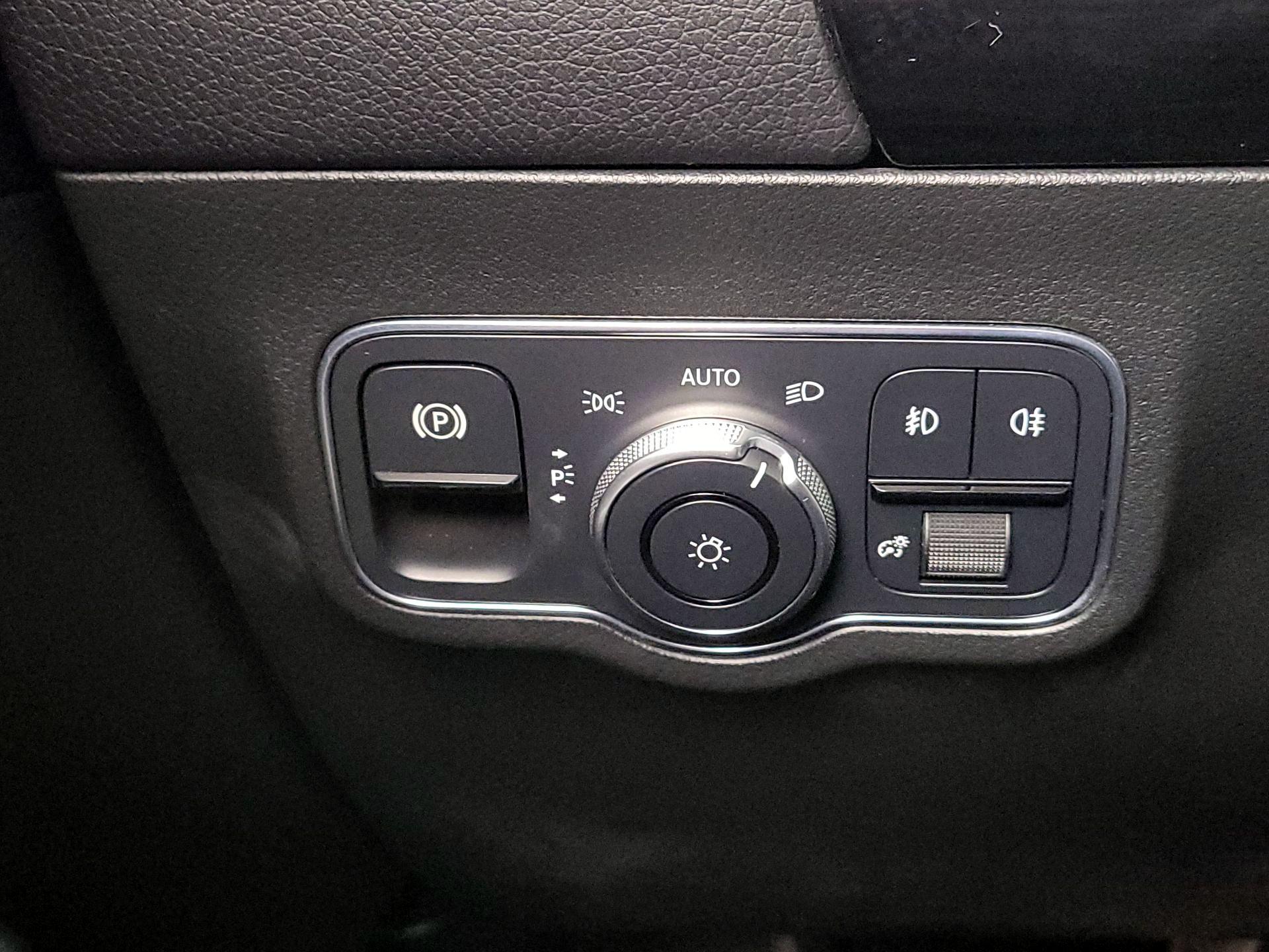 Thumbnail: 2022 Mercedes-Benz GLA - 13