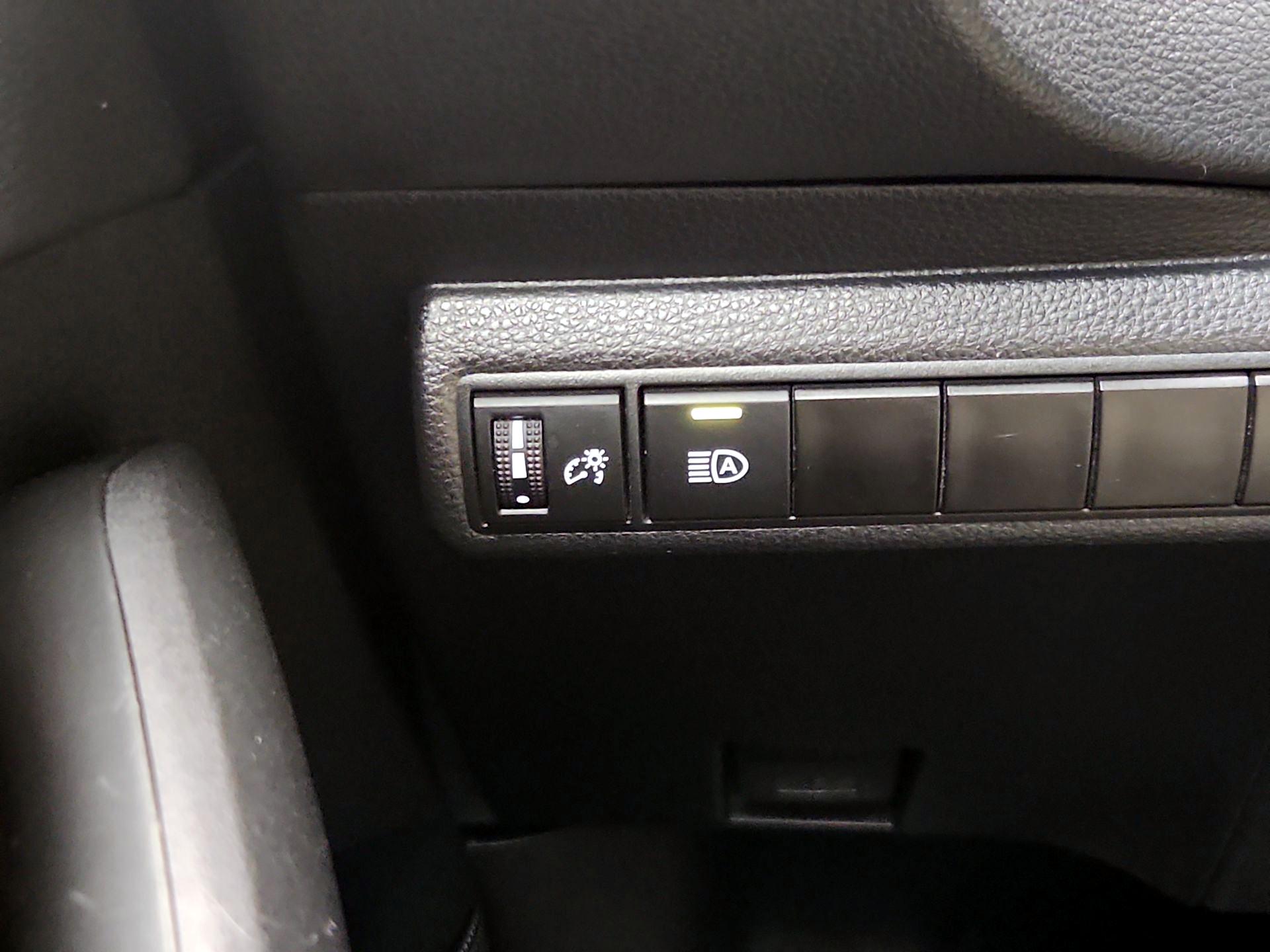 Thumbnail: 2023 Toyota Corolla - 13