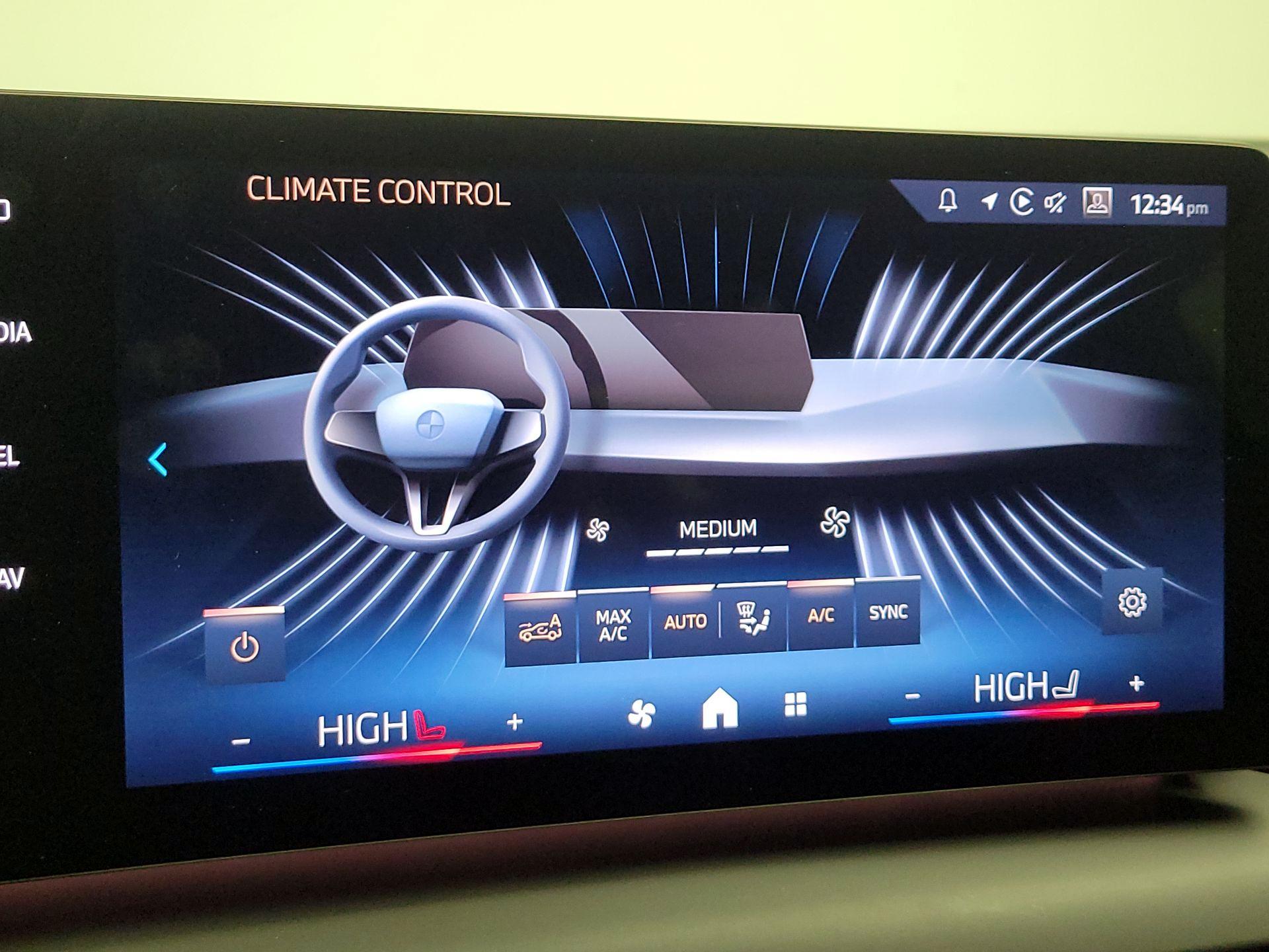 Thumbnail: 2025 BMW 2 Series - 15