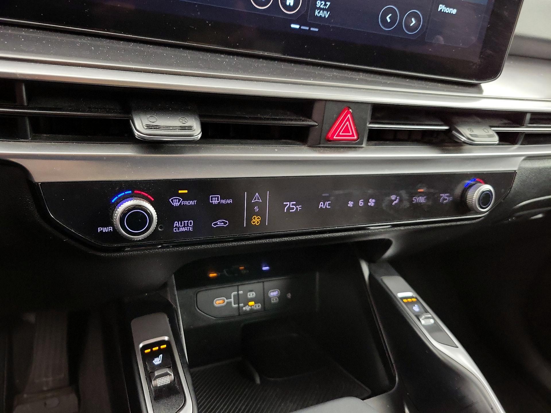 Thumbnail: 2024 Kia Sorento - 17