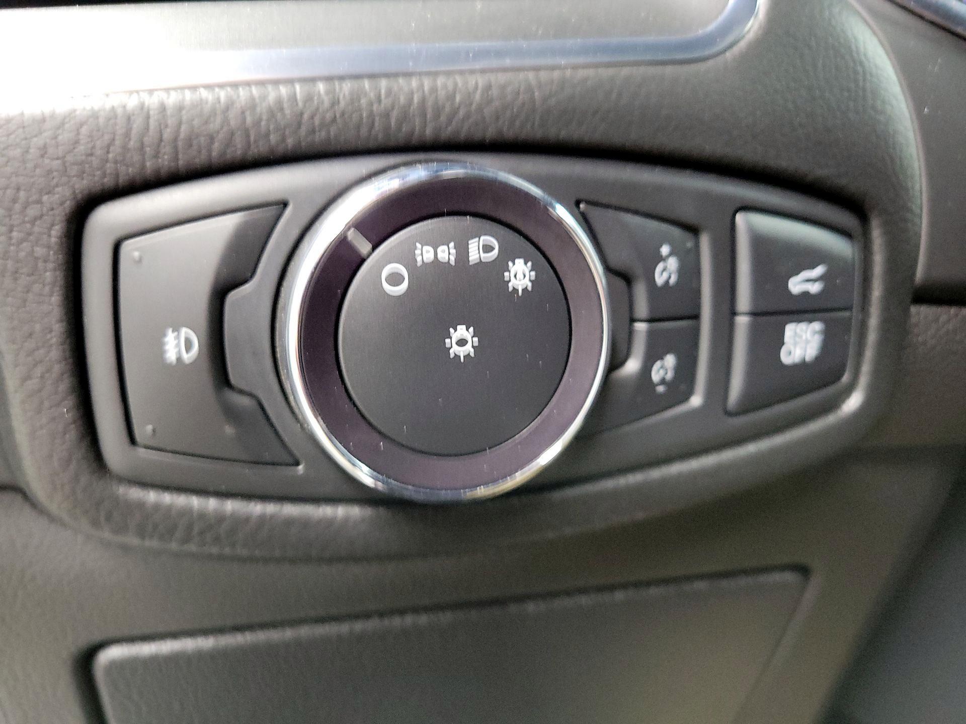 Thumbnail: 2020 Ford Edge - 11