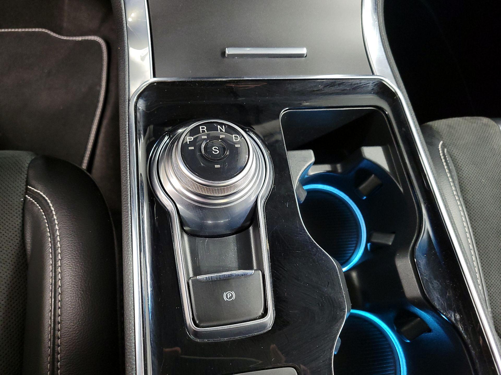 Thumbnail: 2020 Ford Edge - 15