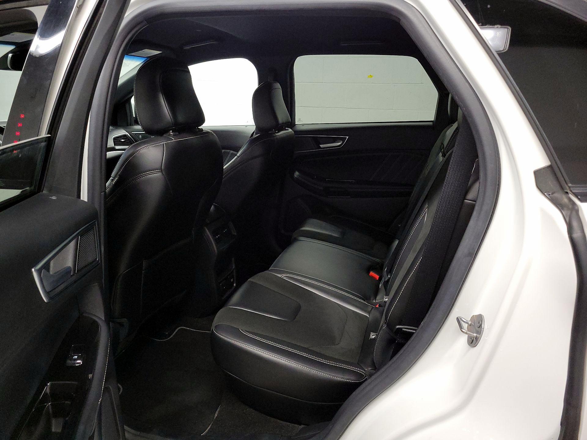 Thumbnail: 2020 Ford Edge - 17