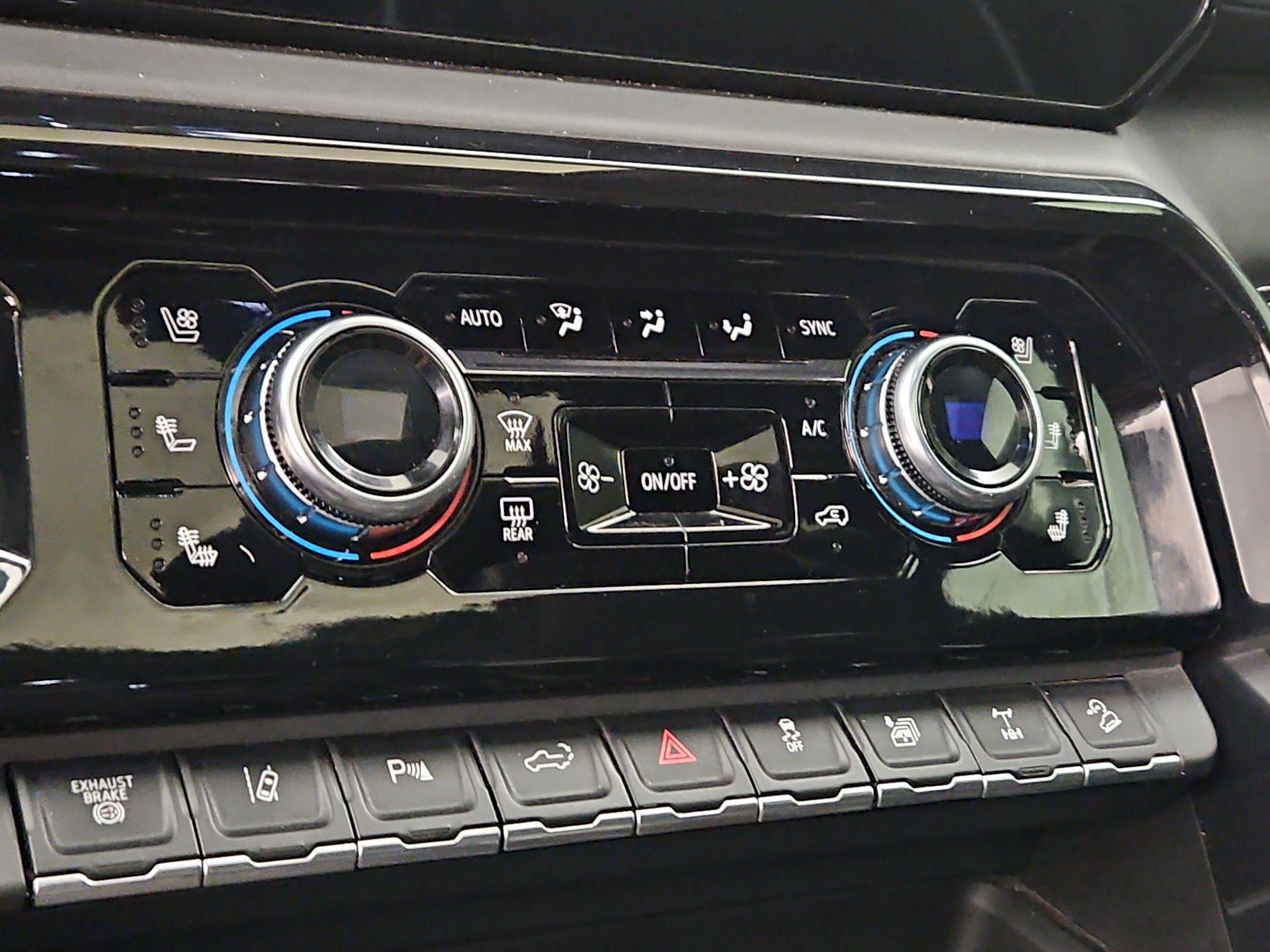 Thumbnail: 2024 GMC Sierra 2500 - 16